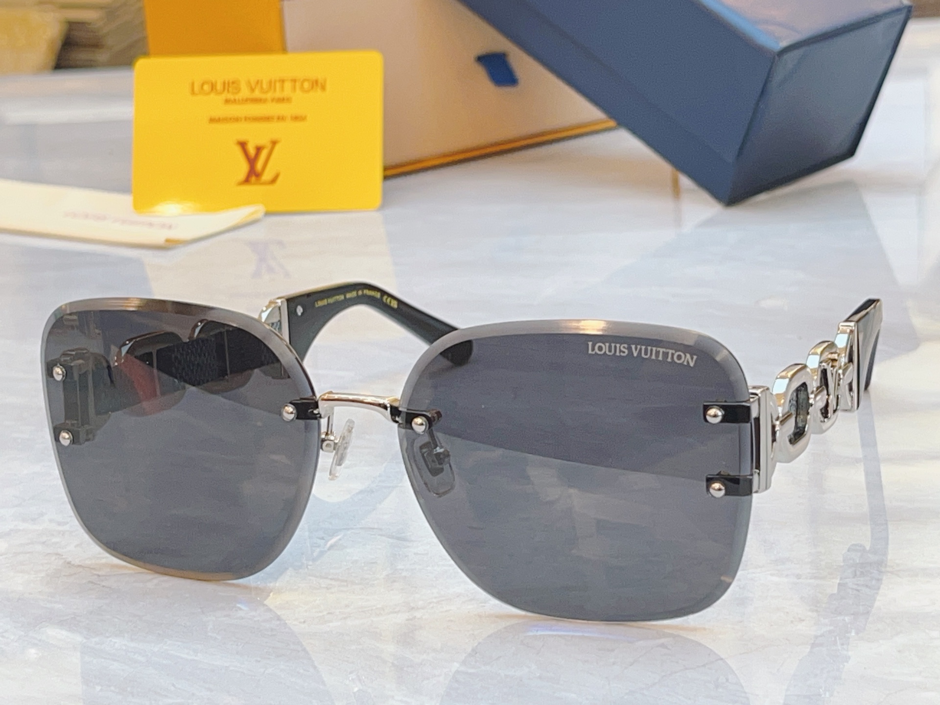 ，【LOUIS VUITTO*】路易*威登新款太阳镜，MODEL：Z2056U，SIZE：65口17-1