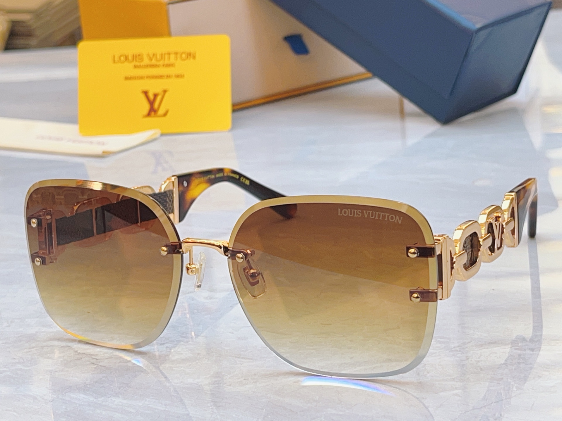 ，【LOUIS VUITTO*】路易*威登新款太阳镜，MODEL：Z2056U，SIZE：65口17-1