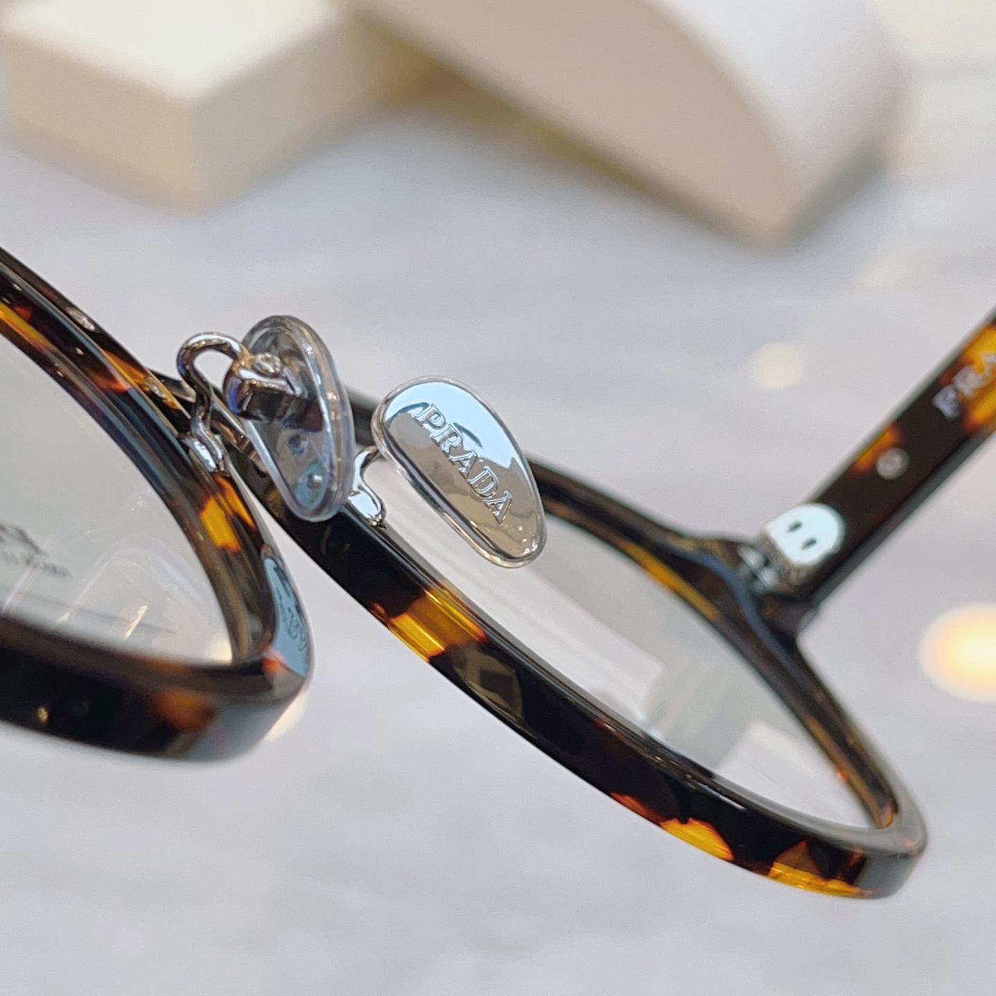 ，【PRAD*】普拉*达新款眼镜架，MODEL：SPR C05V，SIZE：52口21-145