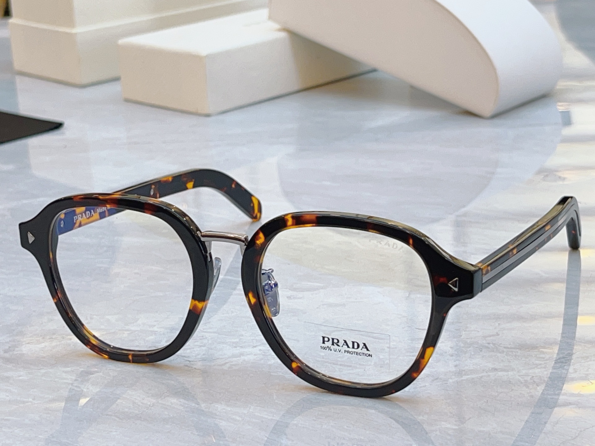 ，【PRAD*】普拉*达新款眼镜架，MODEL：SPR C05V，SIZE：52口21-145