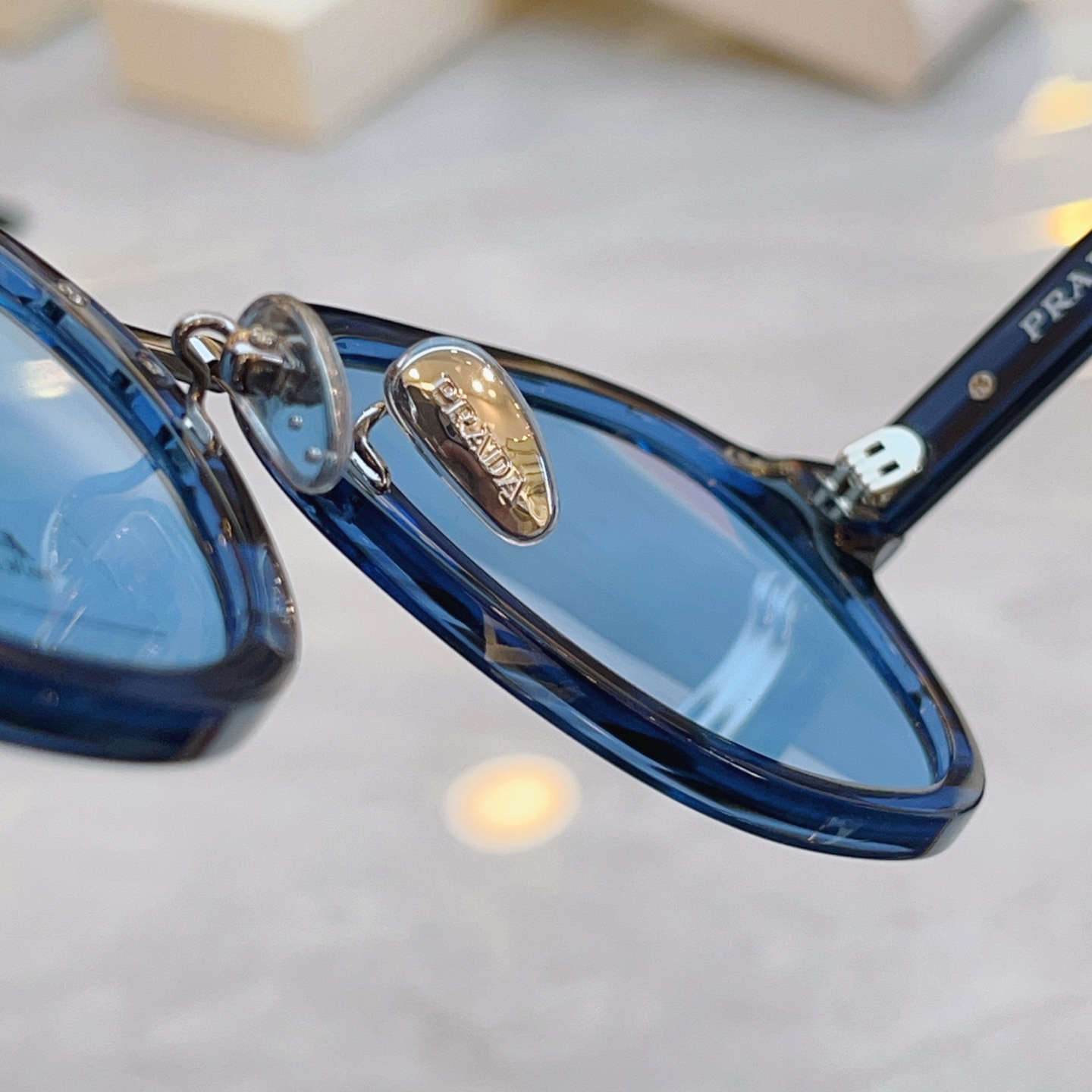 ，【PRAD*】普拉*达新款太阳镜，MODEL：SPR C05V，SIZE：52口21-145