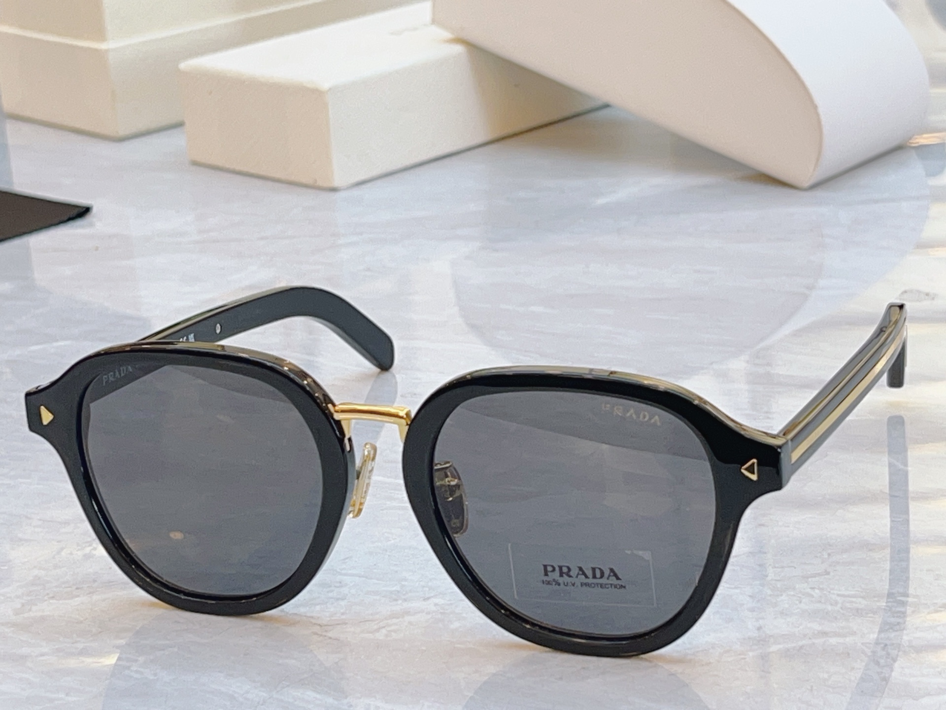 ，【PRAD*】普拉*达新款太阳镜，MODEL：SPR C05V，SIZE：52口21-145