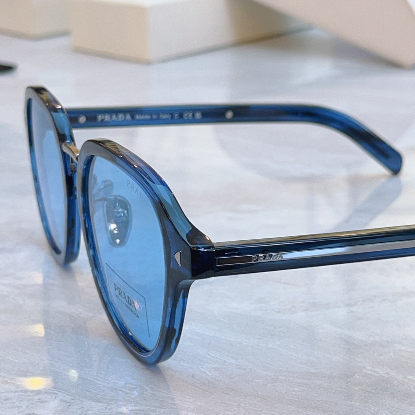 ，【PRAD*】普拉*达新款太阳镜，MODEL：SPR C05V，SIZE：52口21-145