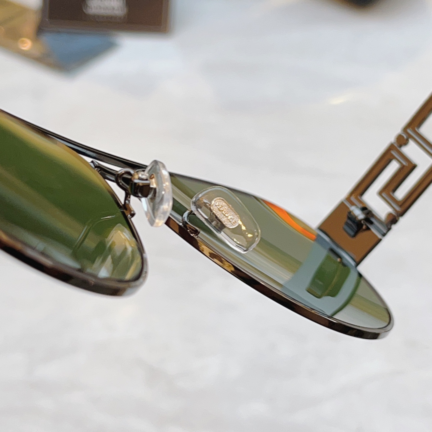 ，【VERSAC*】范思*哲新款太阳镜，MODEL：VE2289，SIZE：61口13-145