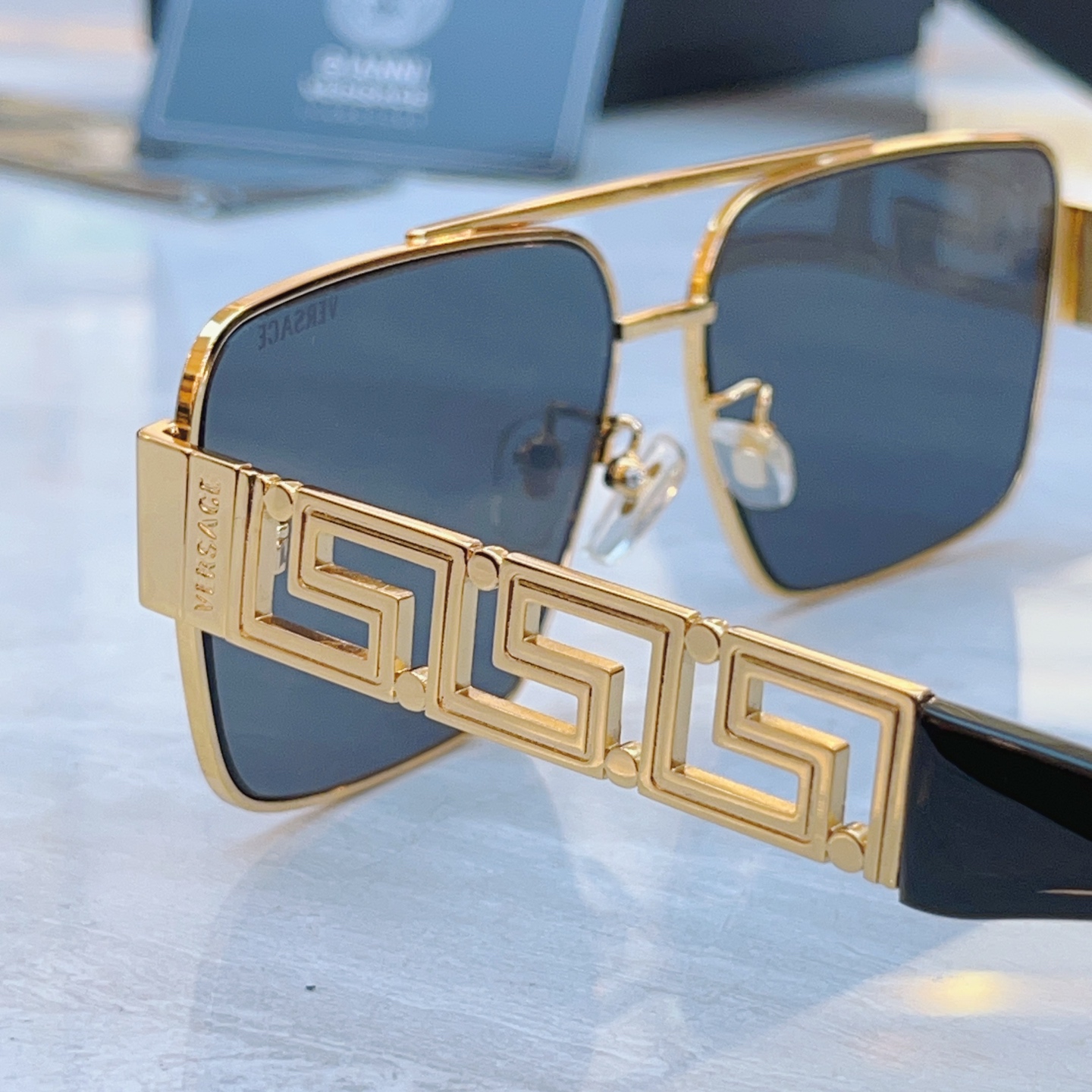 ，【VERSAC*】范思*哲新款太阳镜，MODEL：VE2290，SIZE：61口13-145