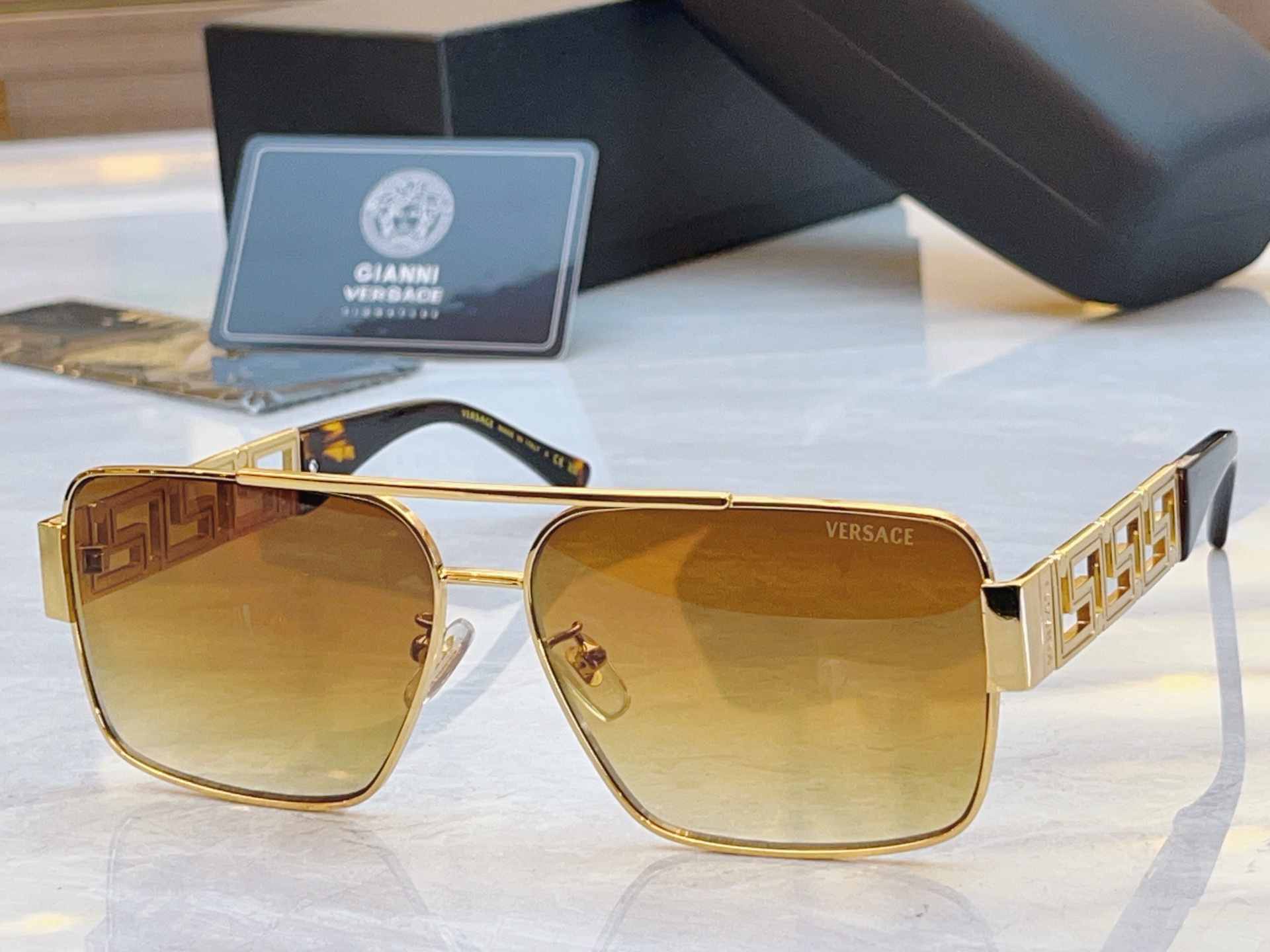 ，【VERSAC*】范思*哲新款太阳镜，MODEL：VE2290，SIZE：61口13-145