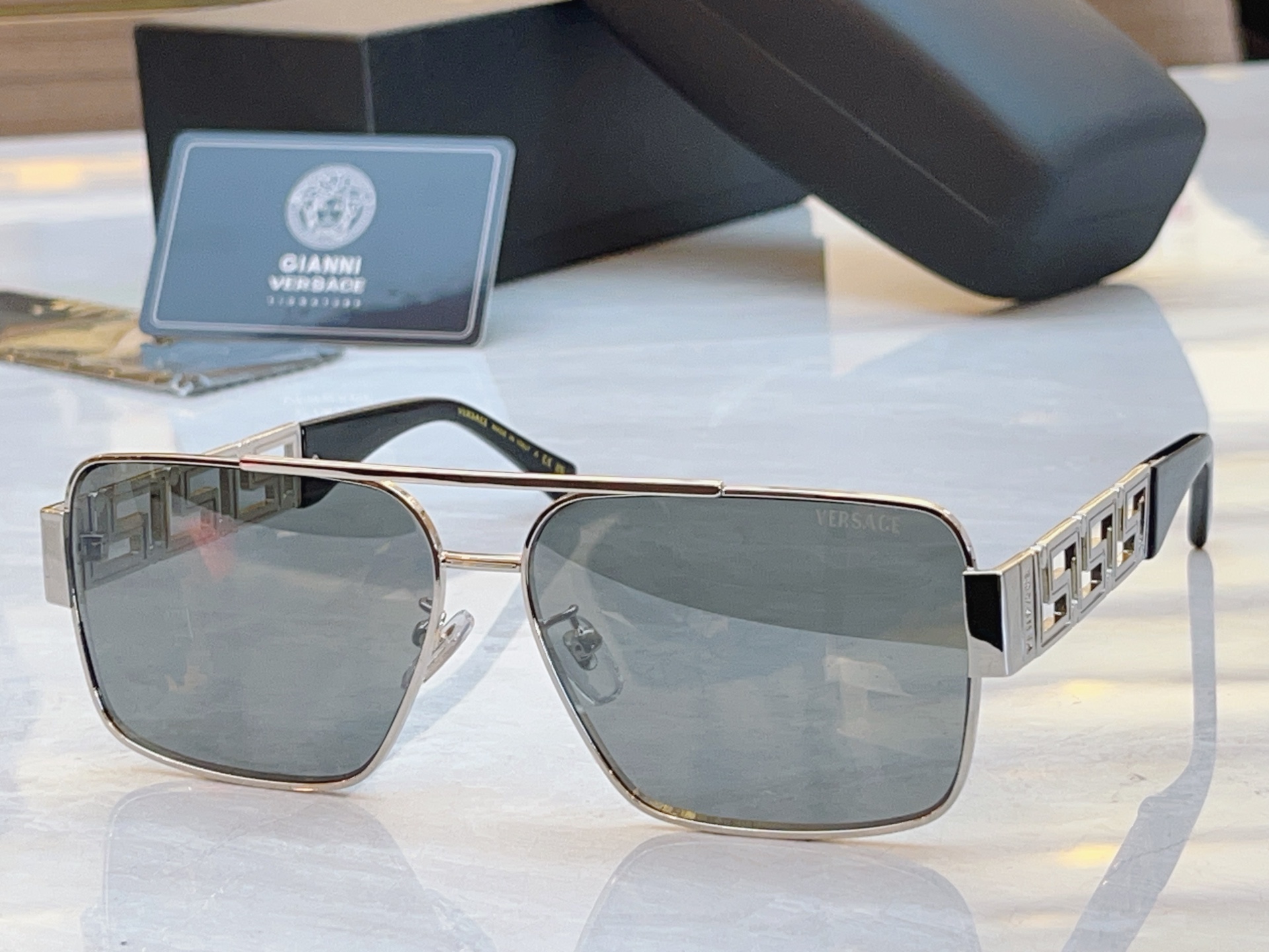 ，【VERSAC*】范思*哲新款太阳镜，MODEL：VE2290，SIZE：61口13-145