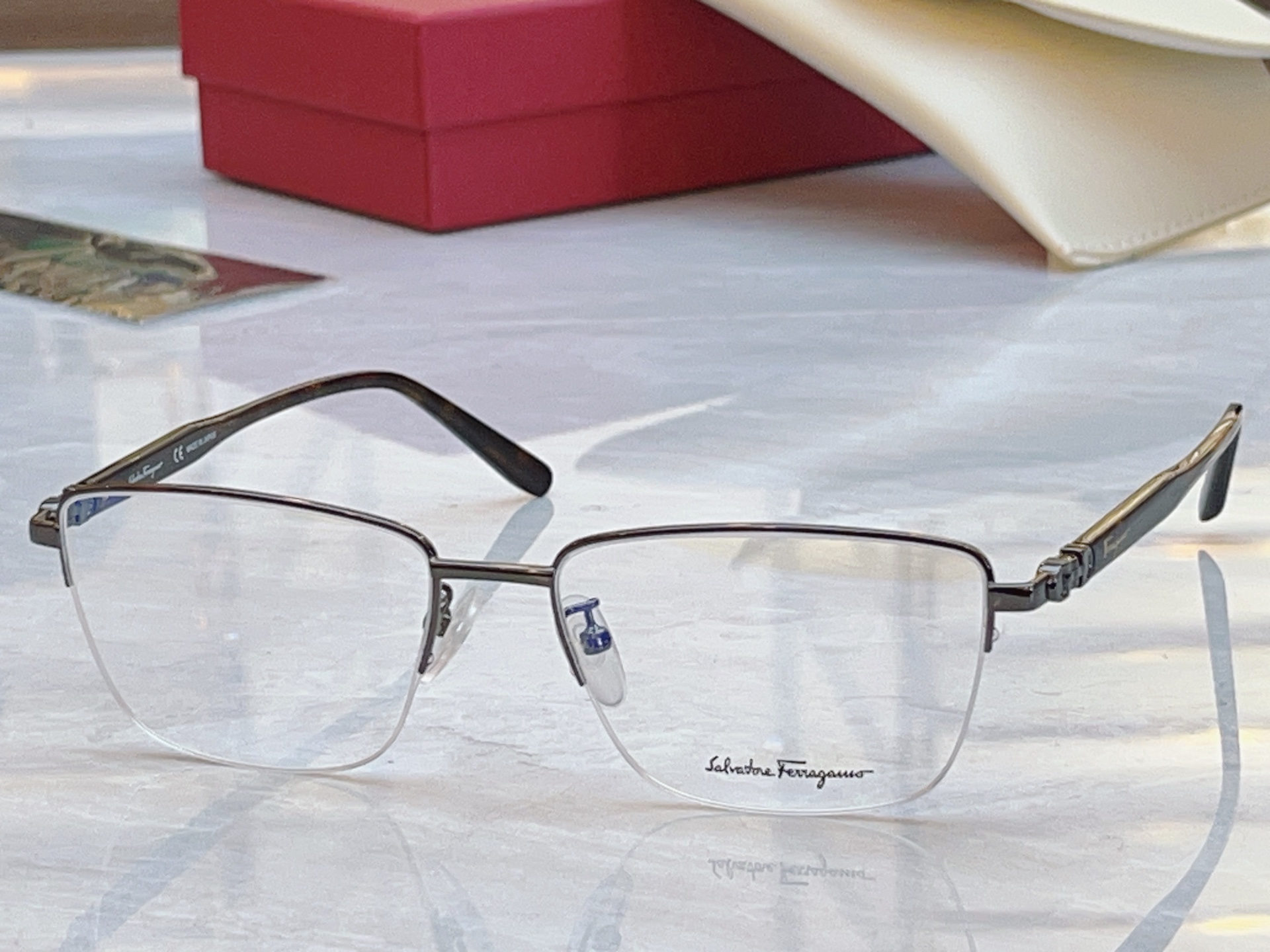 ，【Salvatore ferragam*】 菲拉*格慕 新款眼镜架，MODEL：SF2546A，SIZ