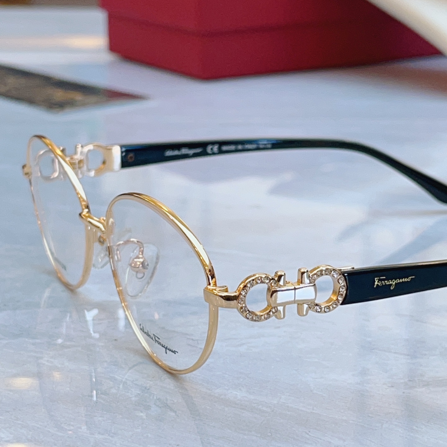 ，【Salvatore ferragam*】 菲拉*格慕 新款眼镜架，MODEL：SF2541RA，SI
