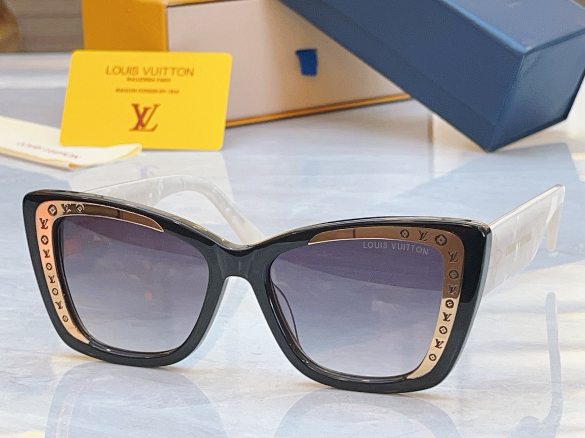 ，【LOUIS VUITTO*】路易*威登新款太阳镜，MODEL：Z2007U，SIZE：56口18-1