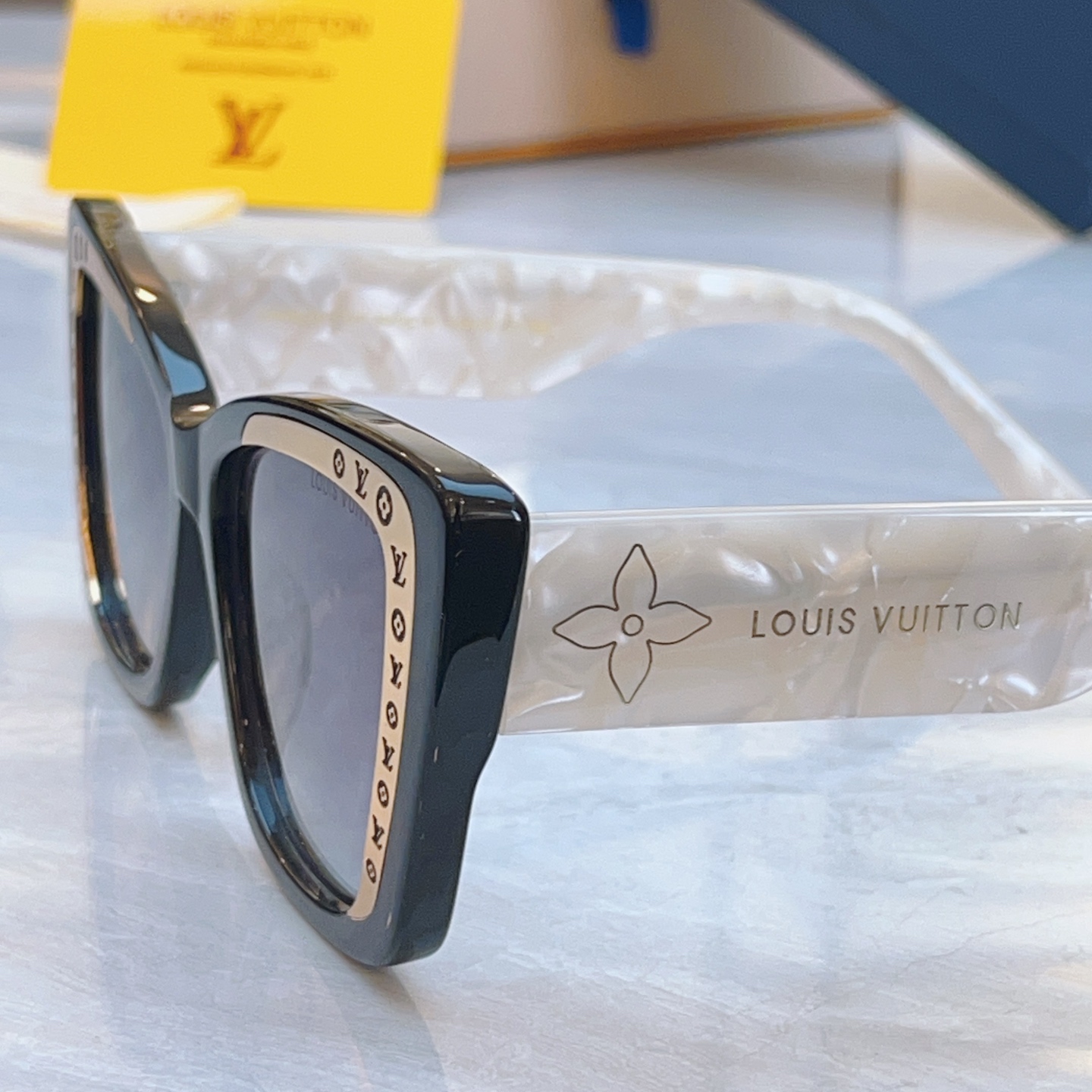 ，【LOUIS VUITTO*】路易*威登新款太阳镜，MODEL：Z2007U，SIZE：56口18-1