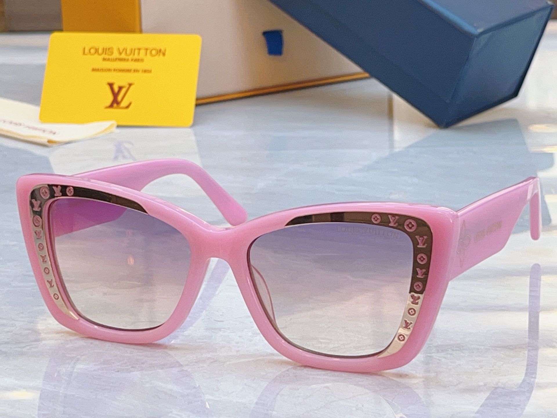 ，【LOUIS VUITTO*】路易*威登新款太阳镜，MODEL：Z2007U，SIZE：56口18-1