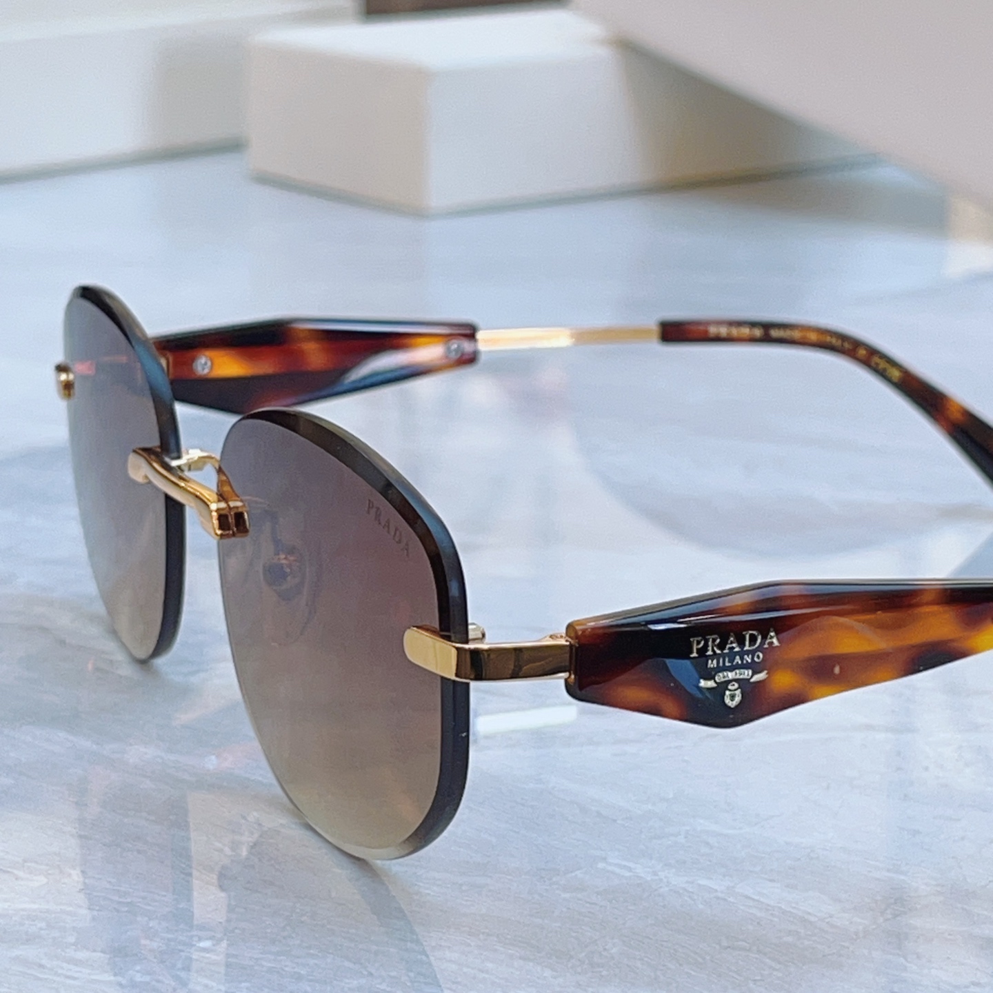 ，【PRAD*】普拉*达新款眼镜架，MODEL：PR 211VS，SIZE：58口18-145