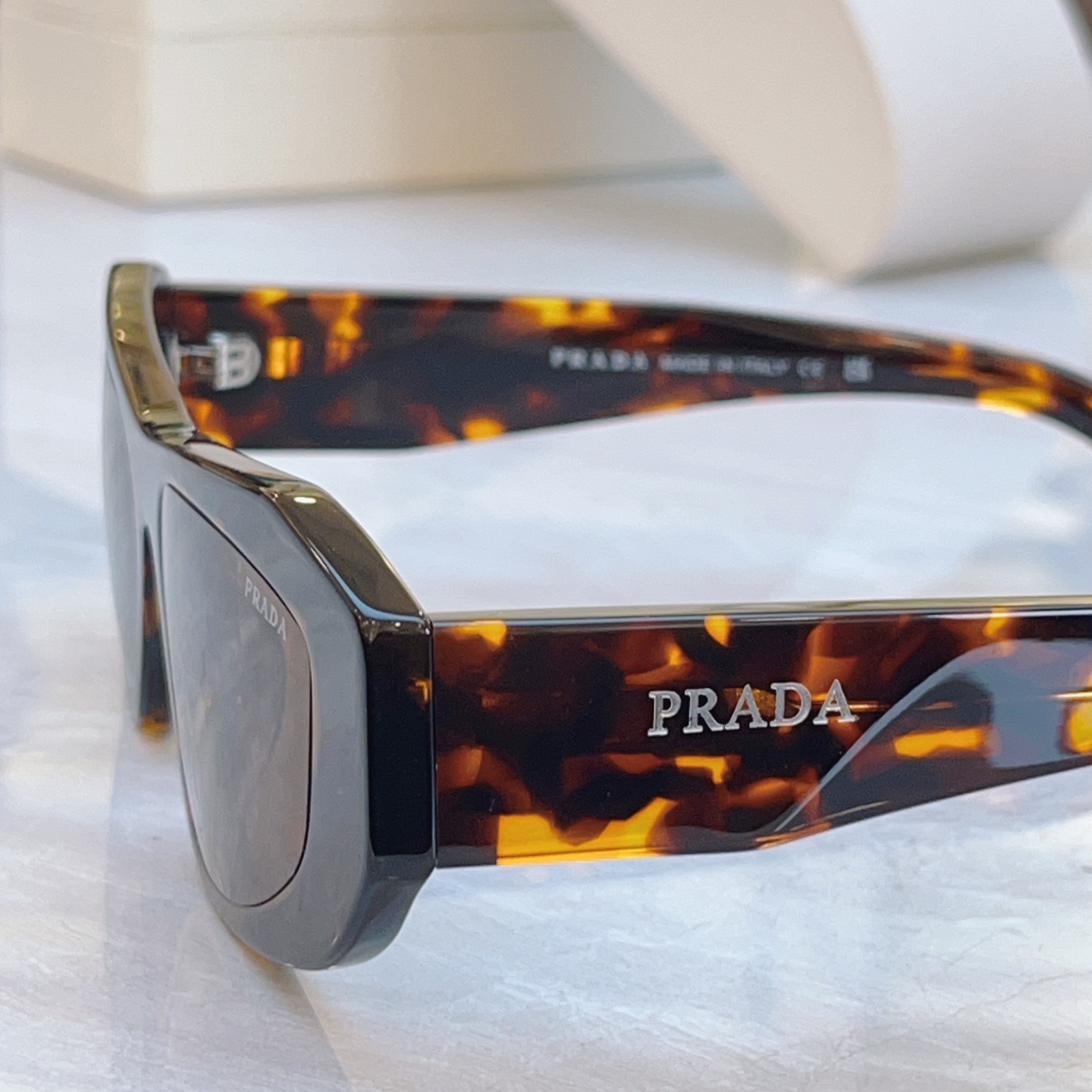 ，【PRAD*】普拉*达新款眼镜架，MODEL：SPR B19，SIZE：52口17-145