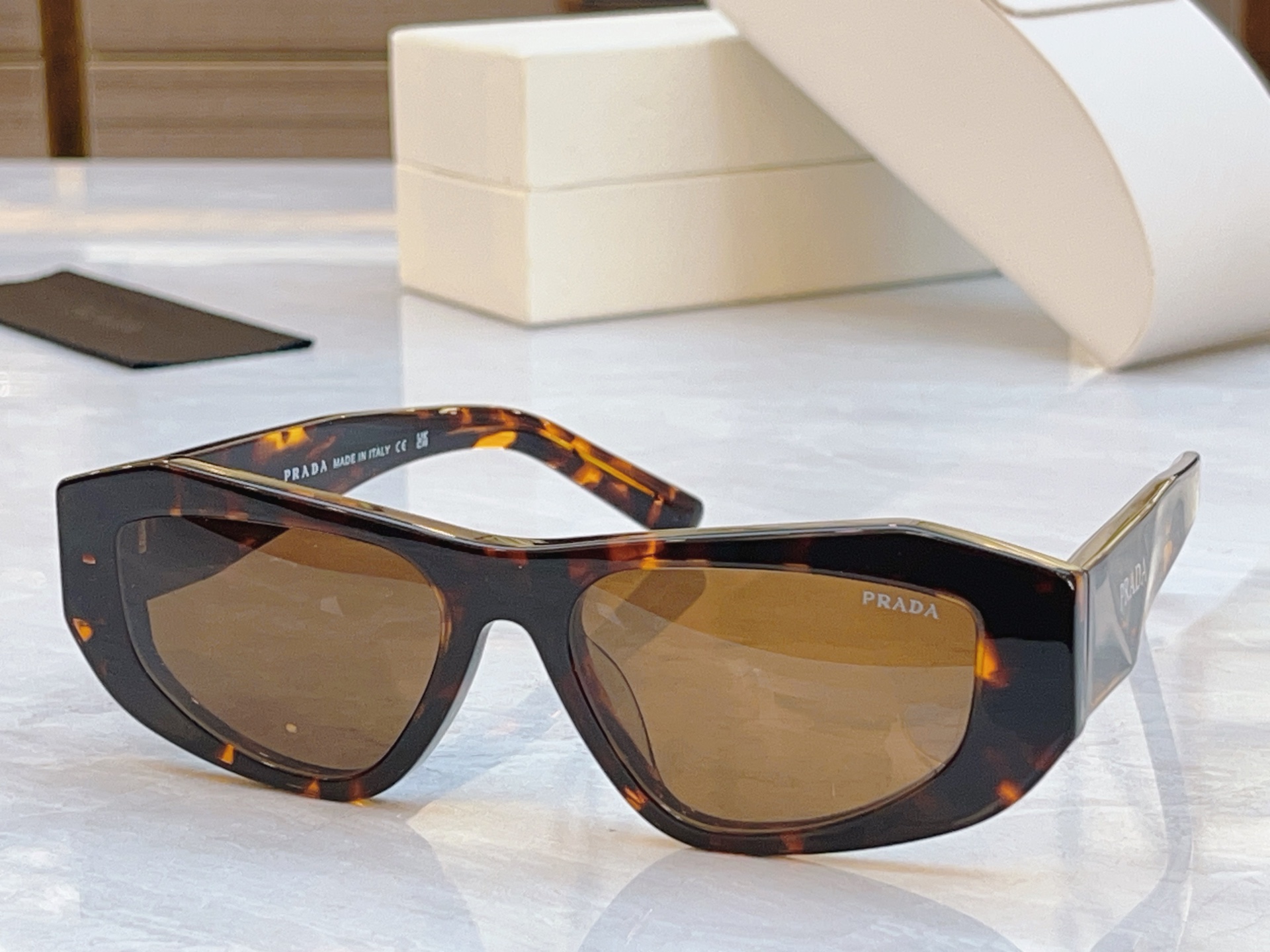 ，【PRAD*】普拉*达新款眼镜架，MODEL：SPR B19，SIZE：52口17-145