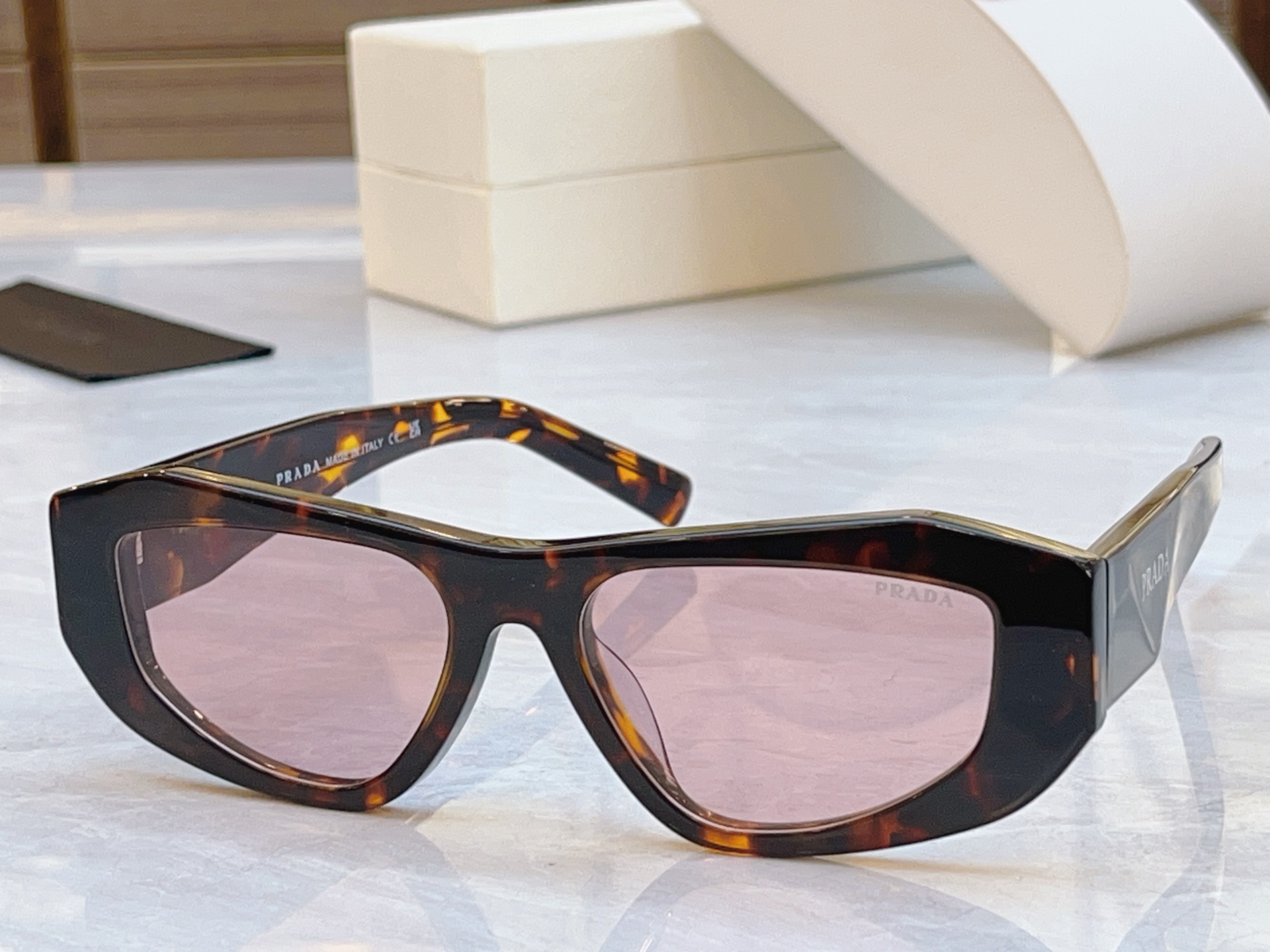 ，【PRAD*】普拉*达新款眼镜架，MODEL：SPR B19，SIZE：52口17-145