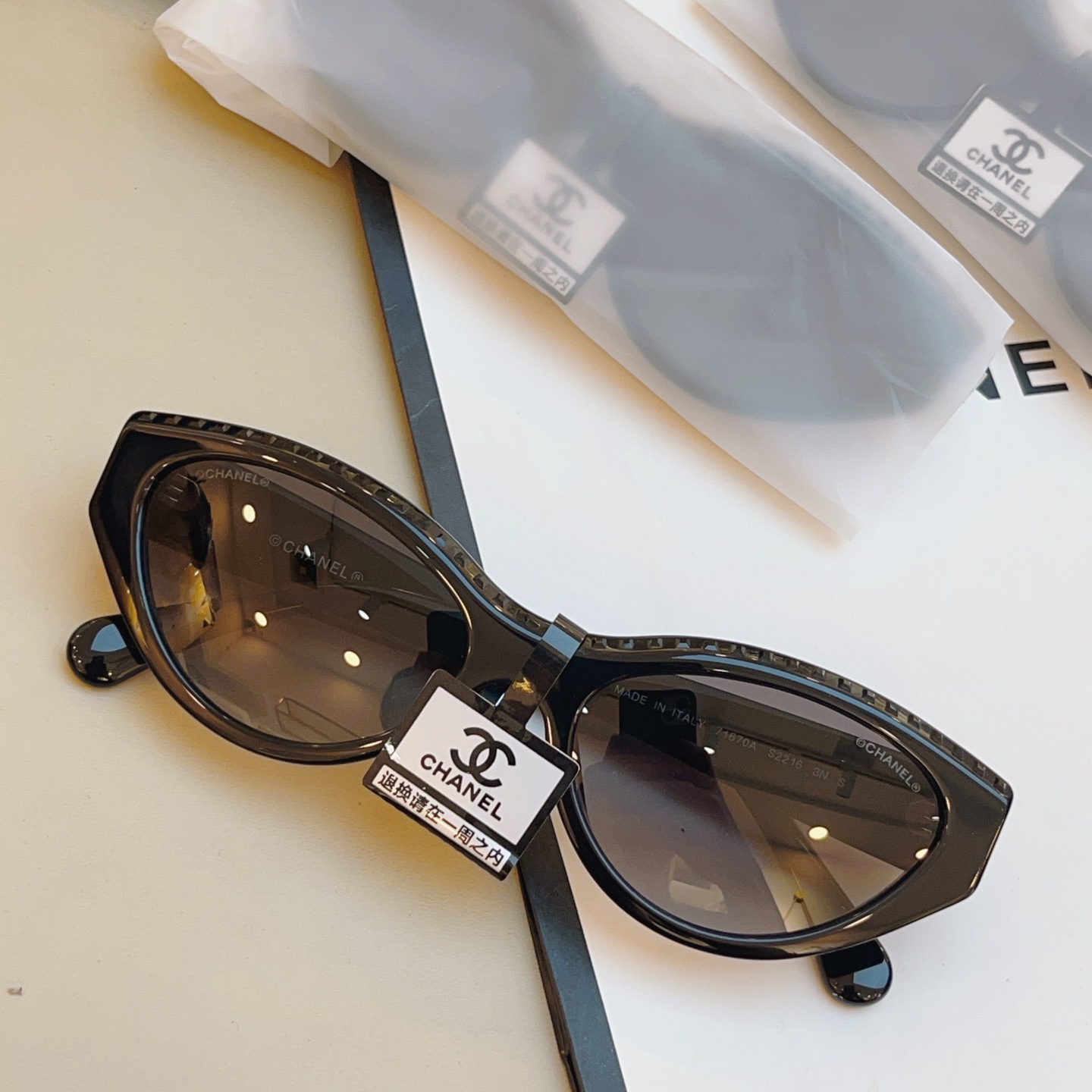 ，【CHANE*】香奈*儿新款太阳镜🕶️ 高版本✨，MODEL：71670A，SIZE：52口17-14