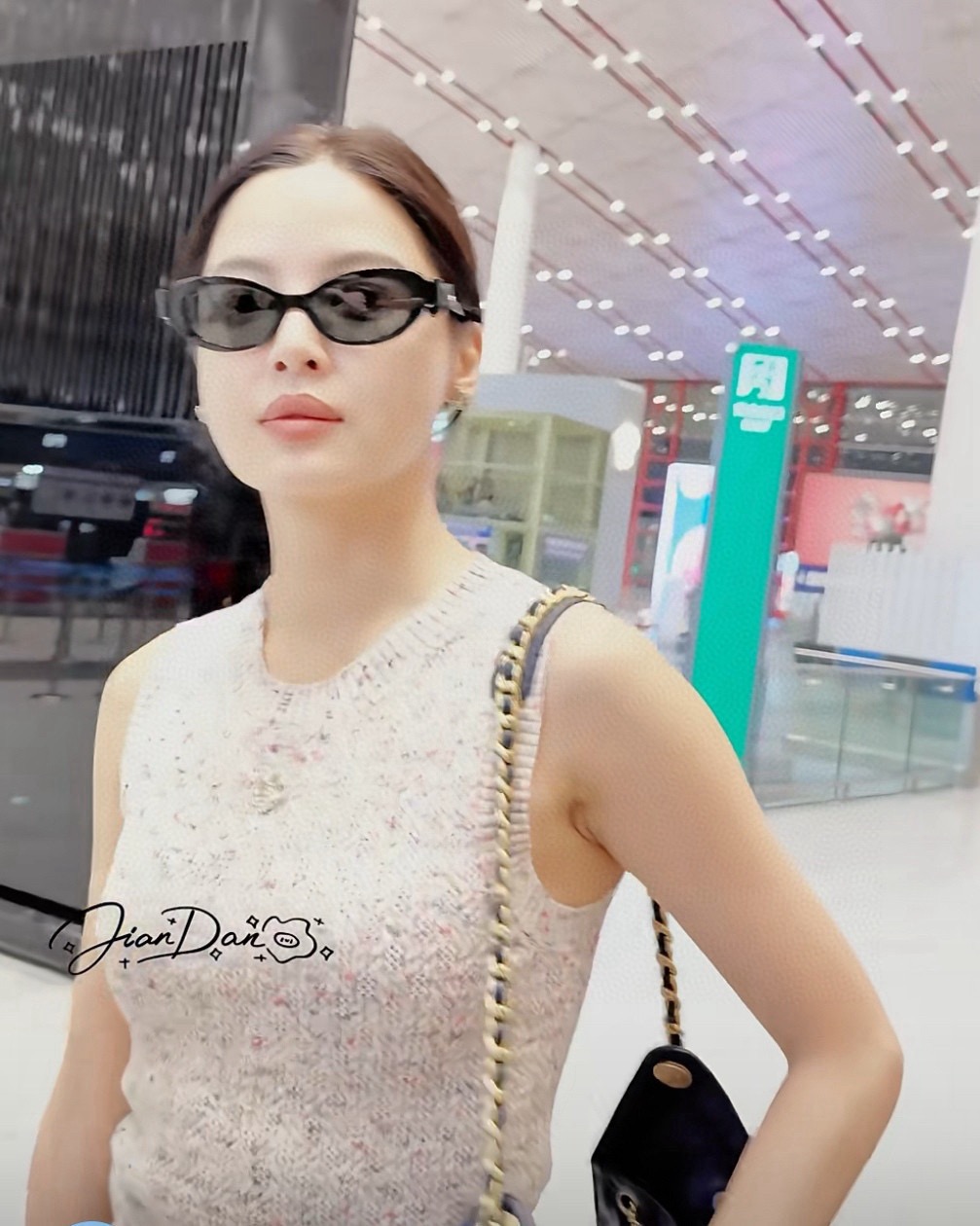 ，【CHANE*】香奈*儿新款太阳镜🕶️ 高版本✨，MODEL：71735A，SIZE：52口17-14