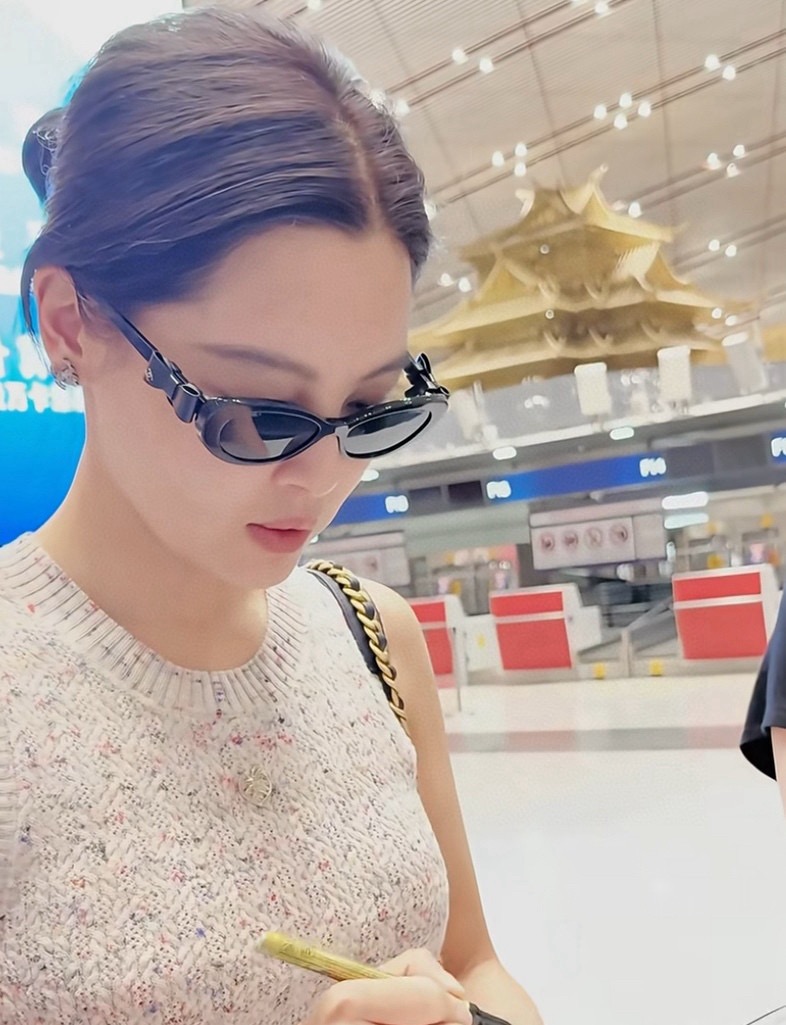 ，【CHANE*】香奈*儿新款太阳镜🕶️ 高版本✨，MODEL：71735A，SIZE：52口17-14