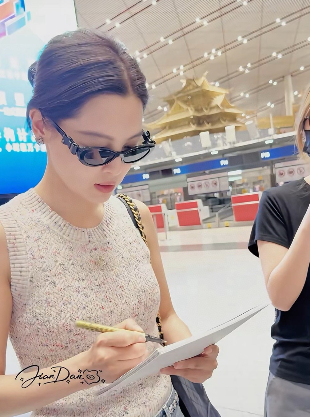 ，【CHANE*】香奈*儿新款太阳镜🕶️ 高版本✨，MODEL：71735A，SIZE：52口17-14