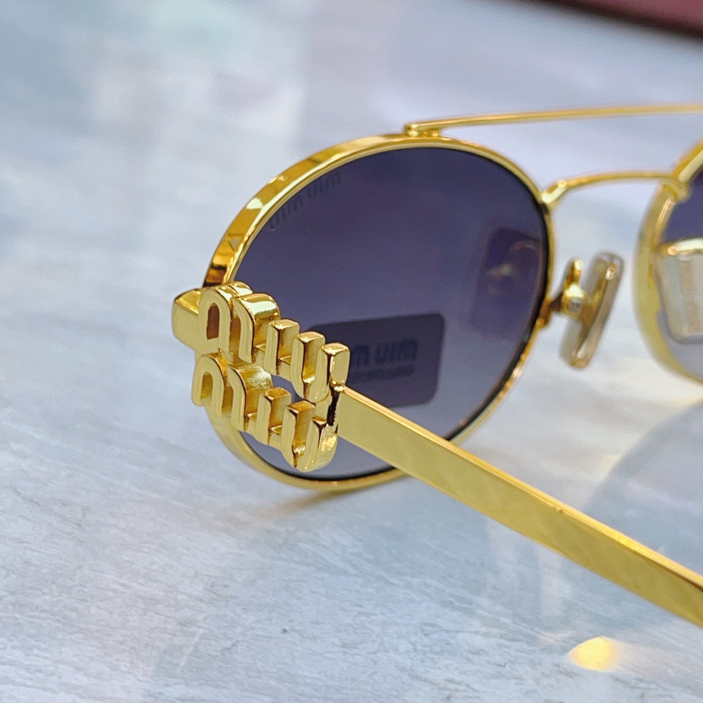 ，【MIUMI*】缪*缪新款太阳镜🕶️，Mod:SMU 54ZS，SIZE:53口19-140