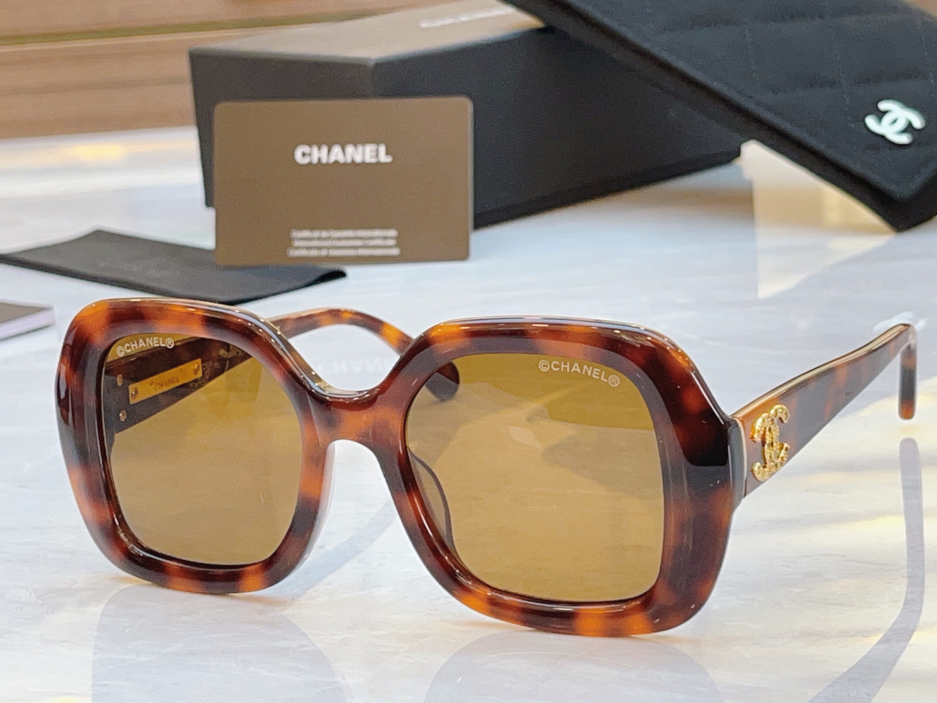 ，【CHANE*】香奈儿新款太阳镜，MODEL：CH9148B，SIZE：52口21-142