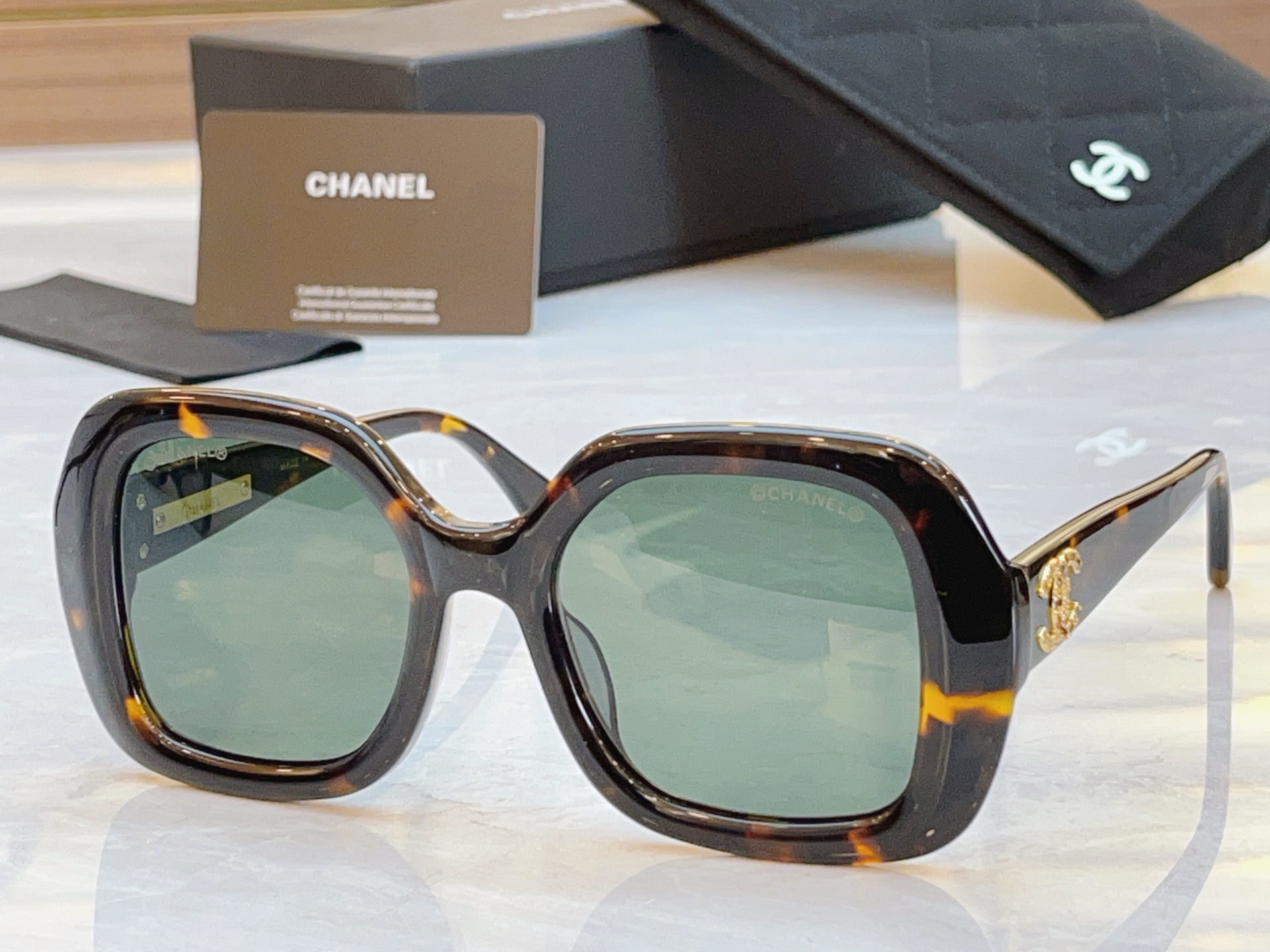 ，【CHANE*】香奈儿新款太阳镜，MODEL：CH9148B，SIZE：52口21-142