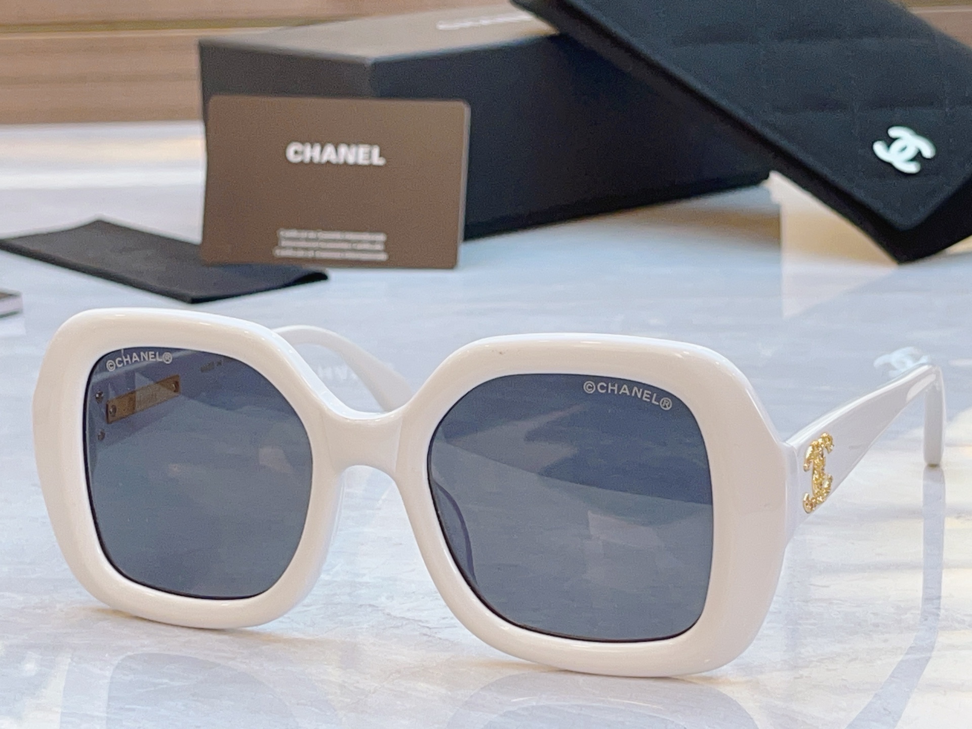 ，【CHANE*】香奈儿新款太阳镜，MODEL：CH9148B，SIZE：52口21-142