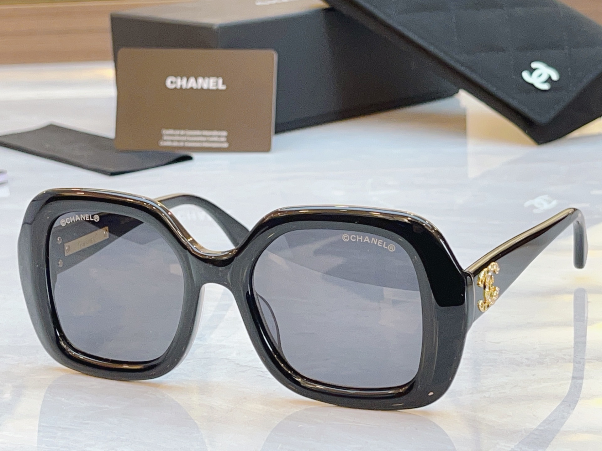 ，【CHANE*】香奈儿新款太阳镜，MODEL：CH9148B，SIZE：52口21-142