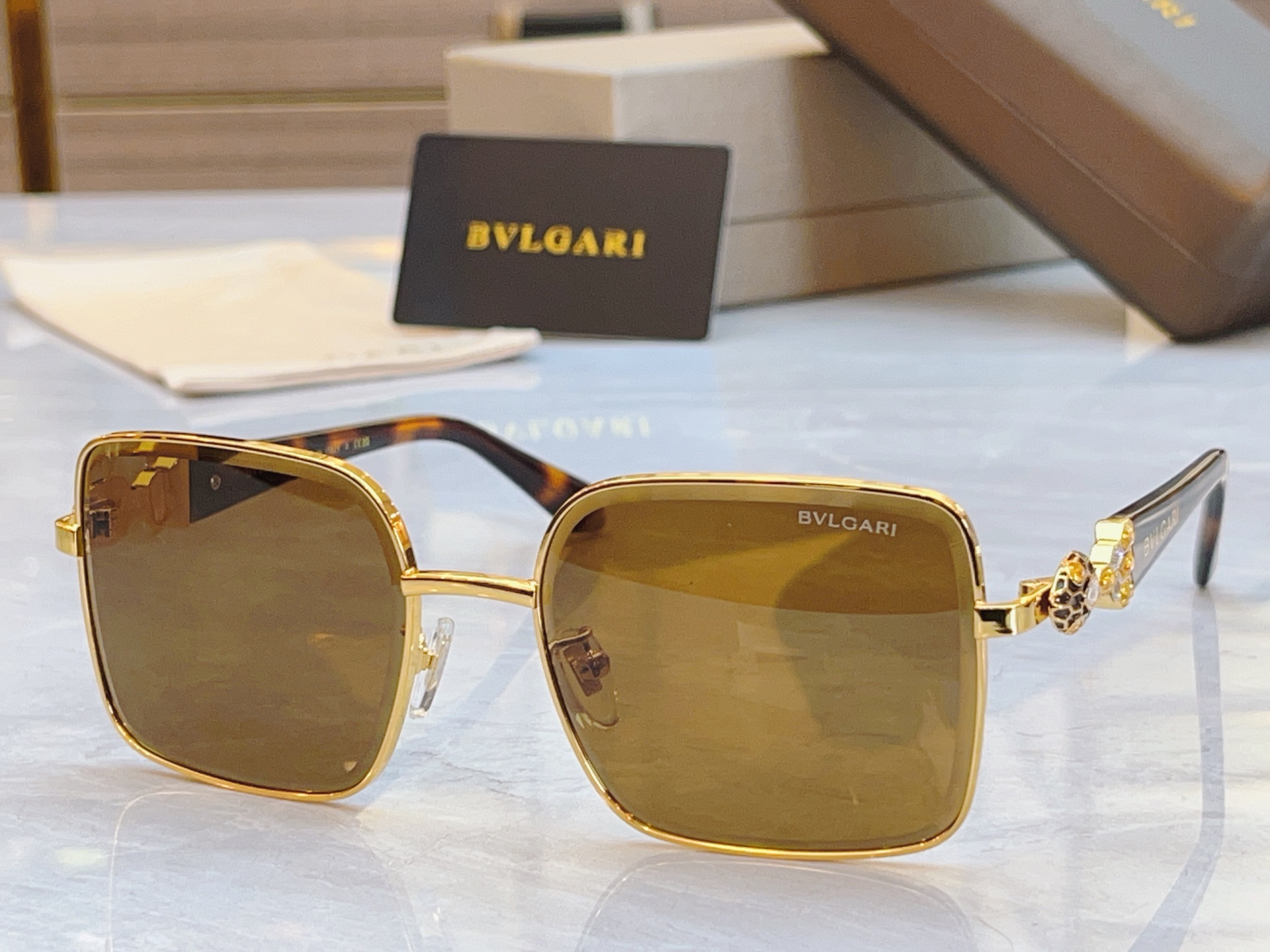 ，【BVLGA*】宝格*丽新款太阳镜，MODEL：BV 1810LU，SIZE：56口18-145