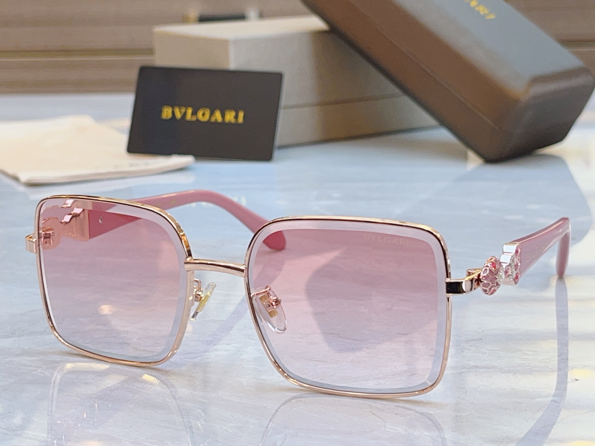 ，【BVLGA*】宝格*丽新款太阳镜，MODEL：BV 1810LU，SIZE：56口18-145