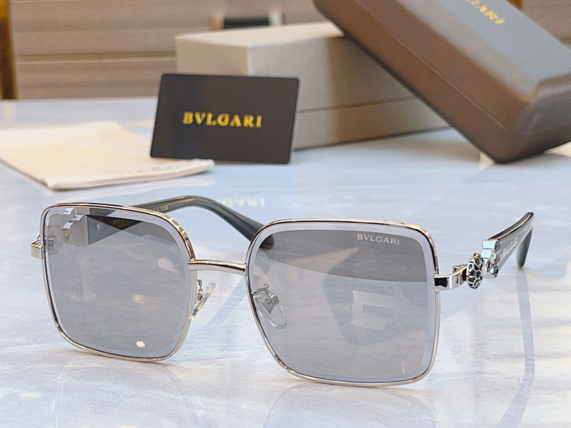 ，【BVLGA*】宝格*丽新款太阳镜，MODEL：BV 1810LU，SIZE：56口18-145