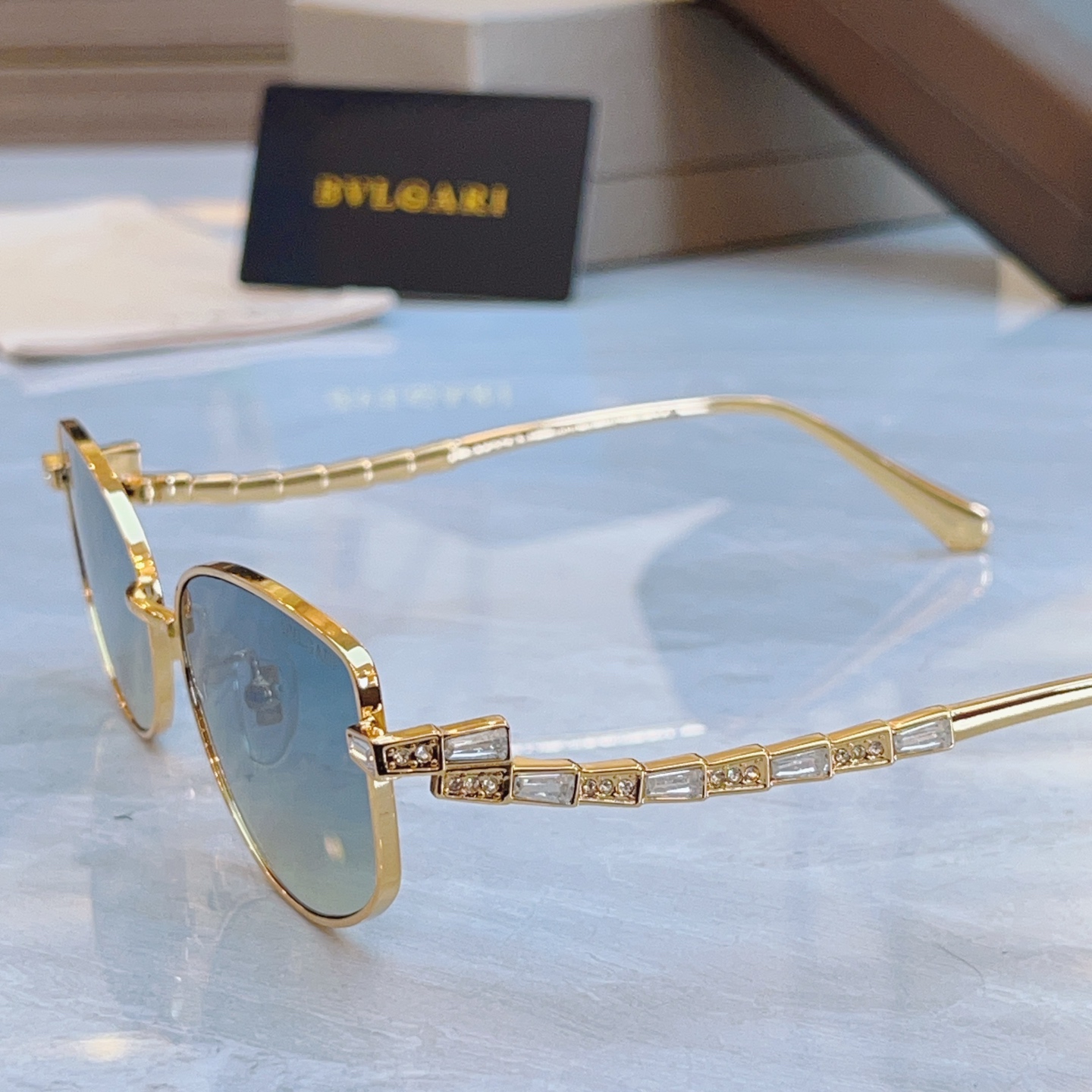 ，【BVLGA*】宝格*丽新款太阳镜，MODEL：BV 1803LU，SIZE：56口17-142