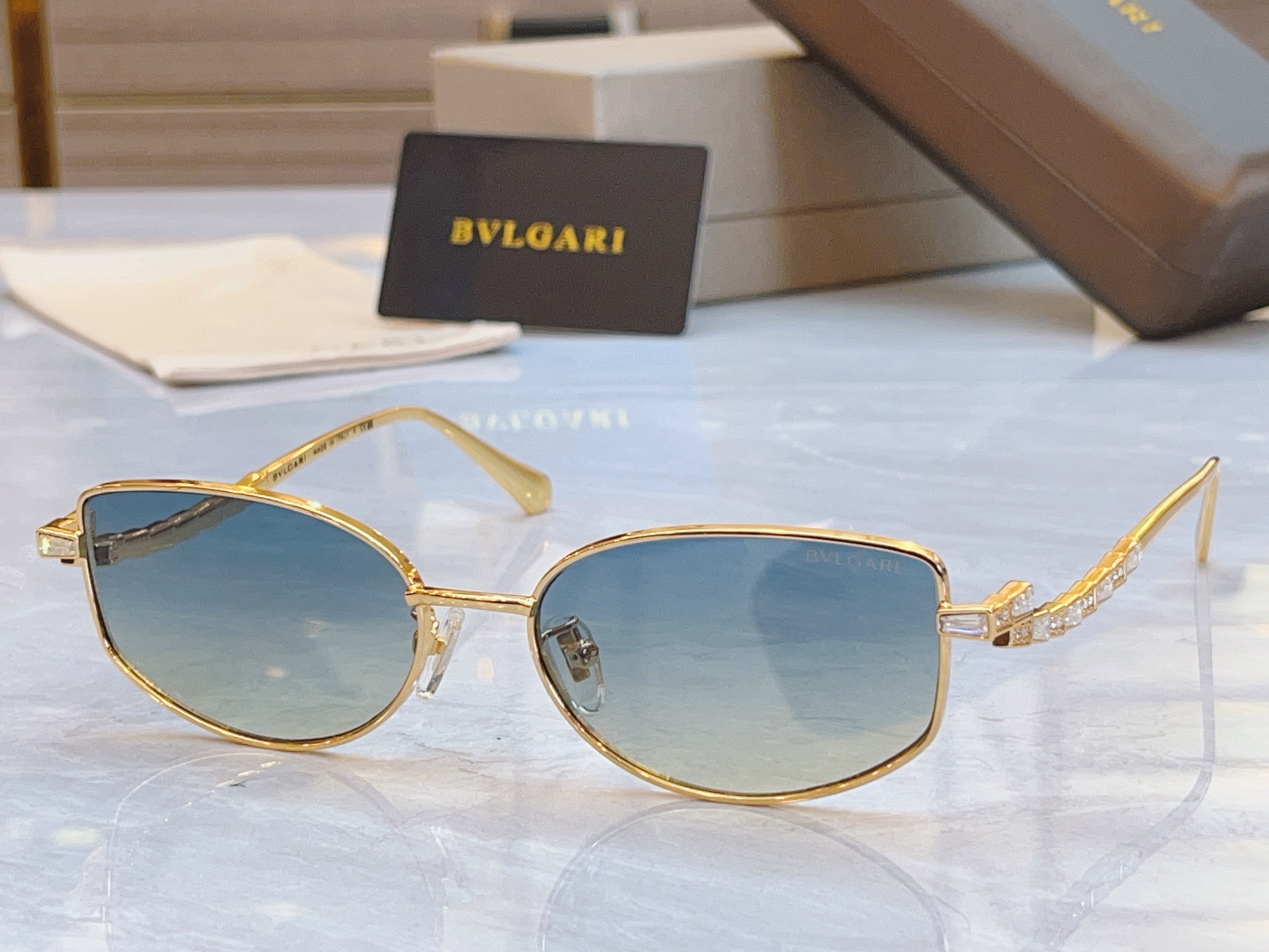 ，【BVLGA*】宝格*丽新款太阳镜，MODEL：BV 1803LU，SIZE：56口17-142