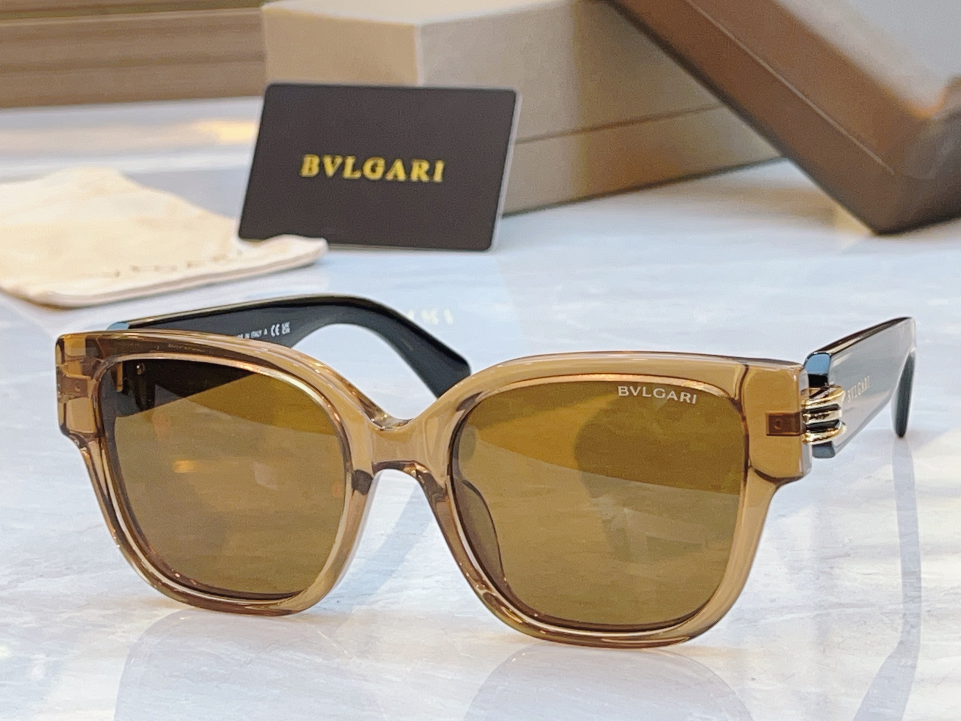 ，【BVLGA*】宝格*丽新款太阳镜，MODEL：BV50045I，SIZE：53口17-130