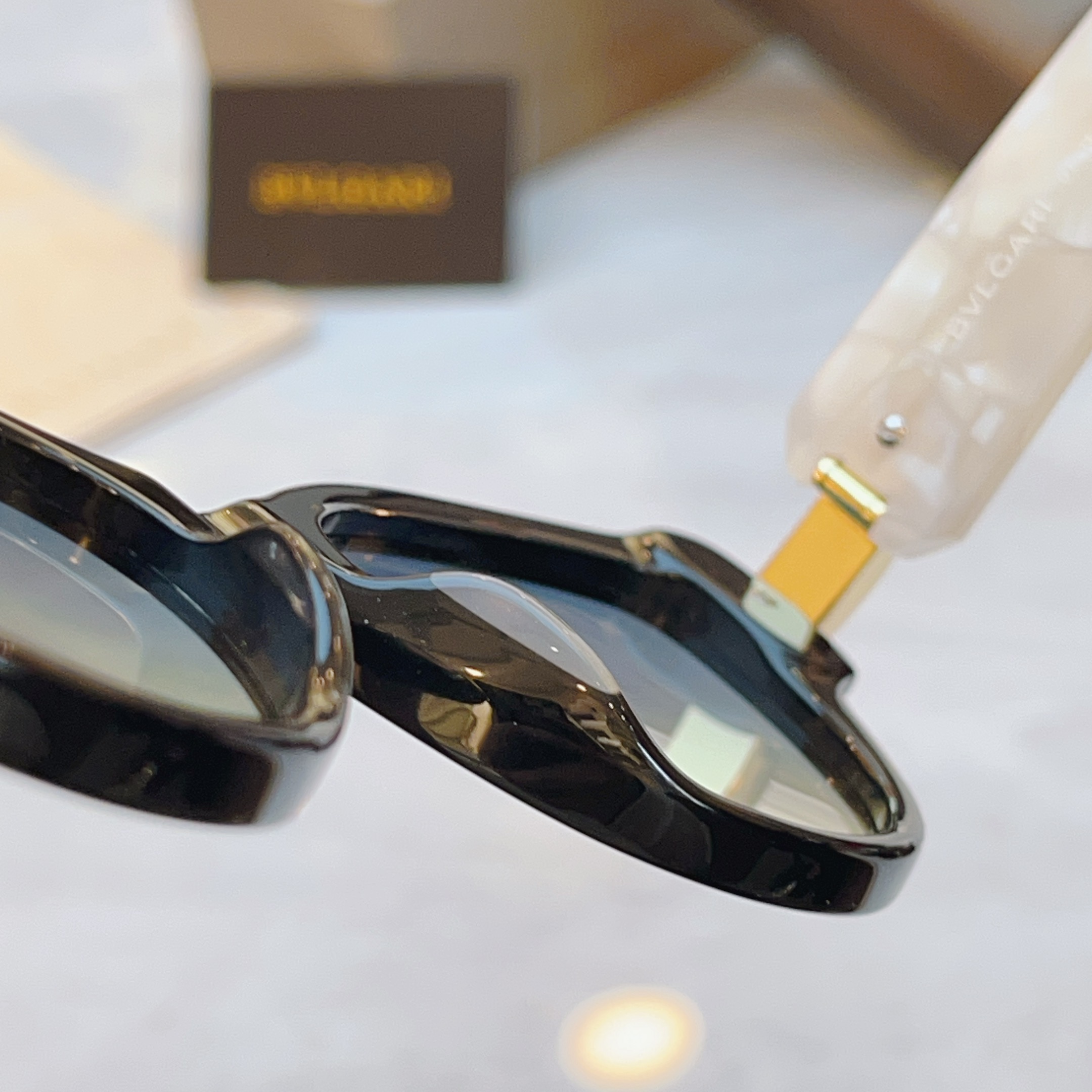 ，【BVLGA*】宝格*丽新款太阳镜，MODEL：BV50045I，SIZE：53口17-130