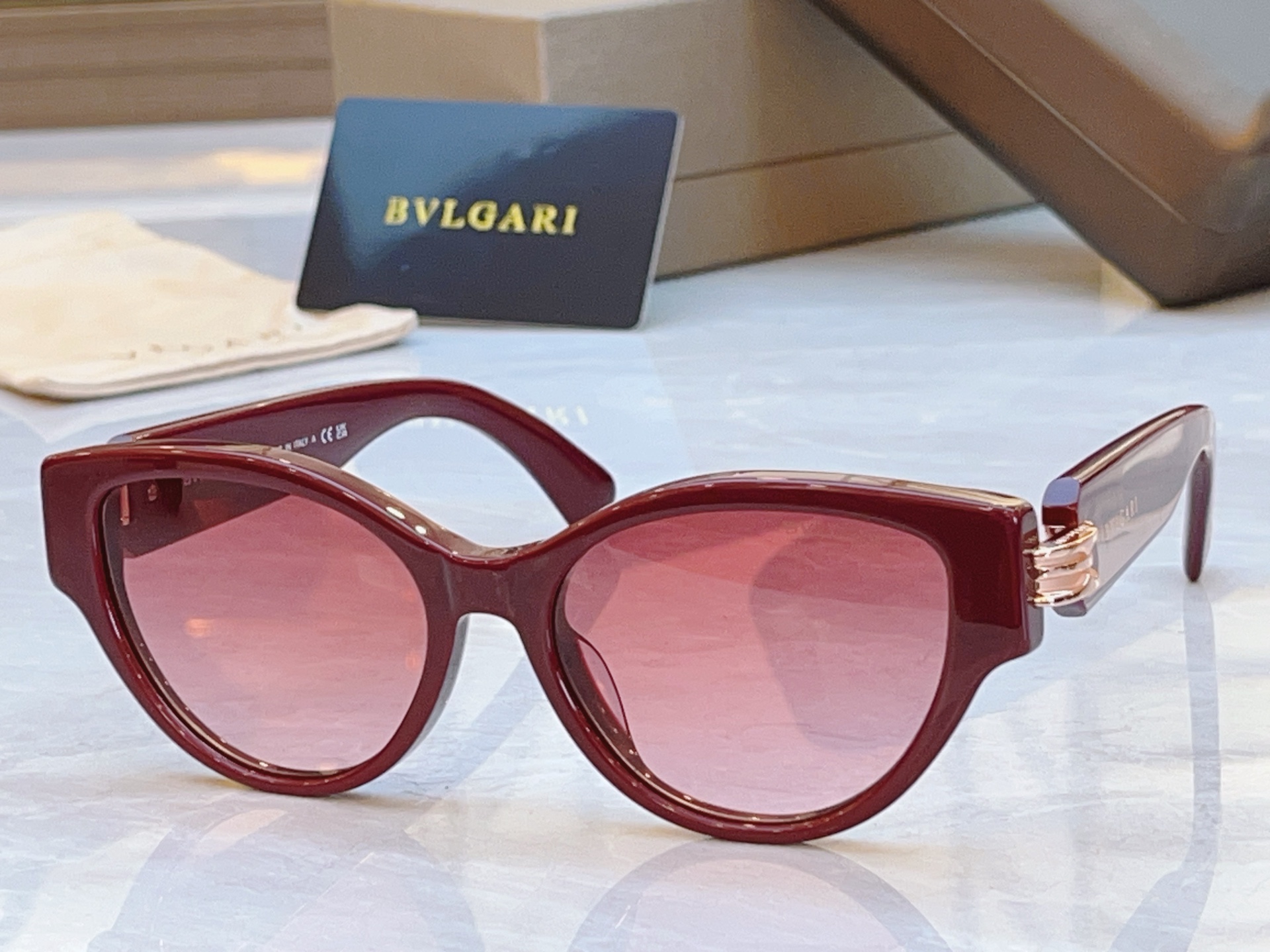 ，【BVLGA*】宝格*丽新款太阳镜，MODEL：BV50045I，SIZE：53口17-130