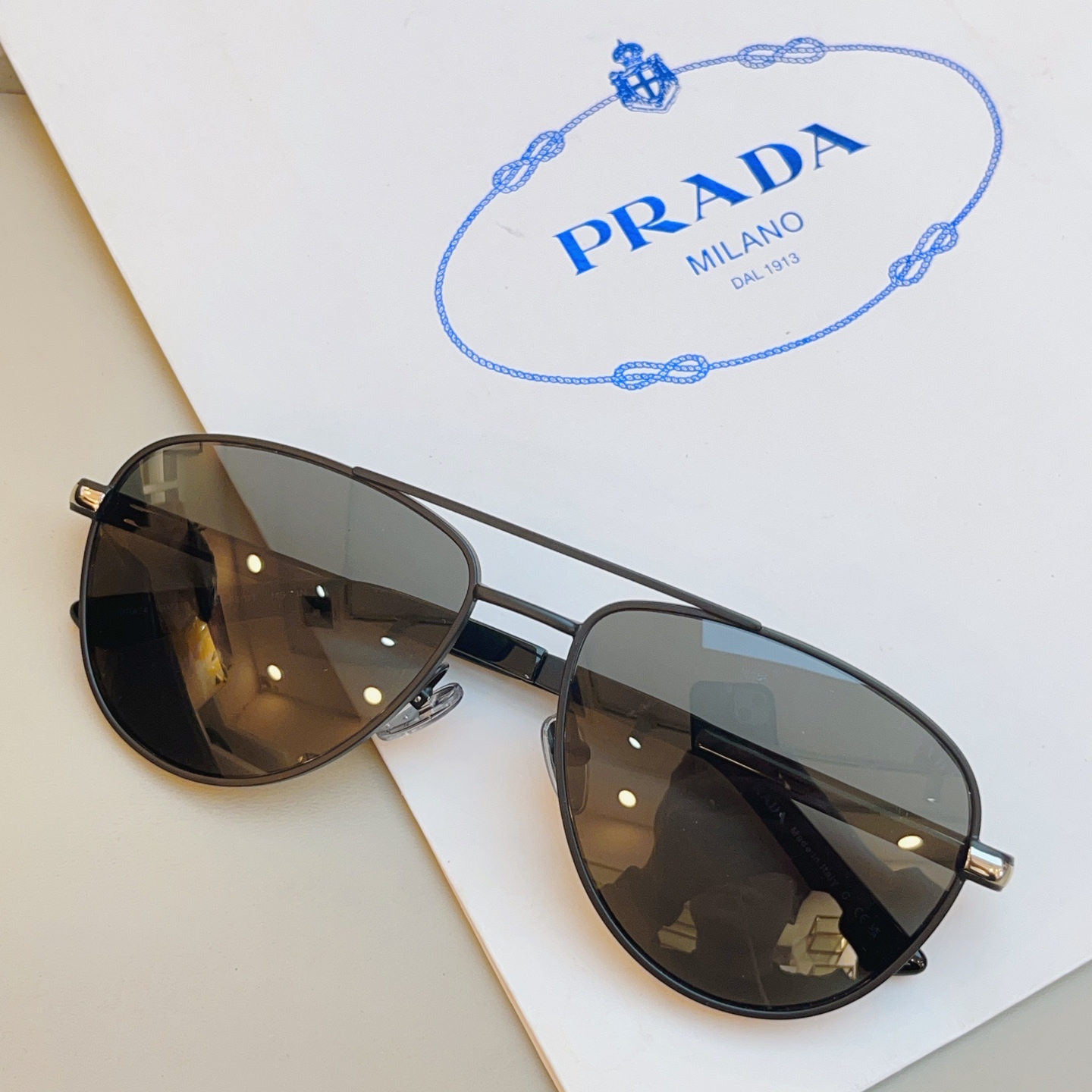 ，【PRAD*】普拉*达新款太阳镜🕶️，MODEL：SPR A54，SIZE：60口16-145