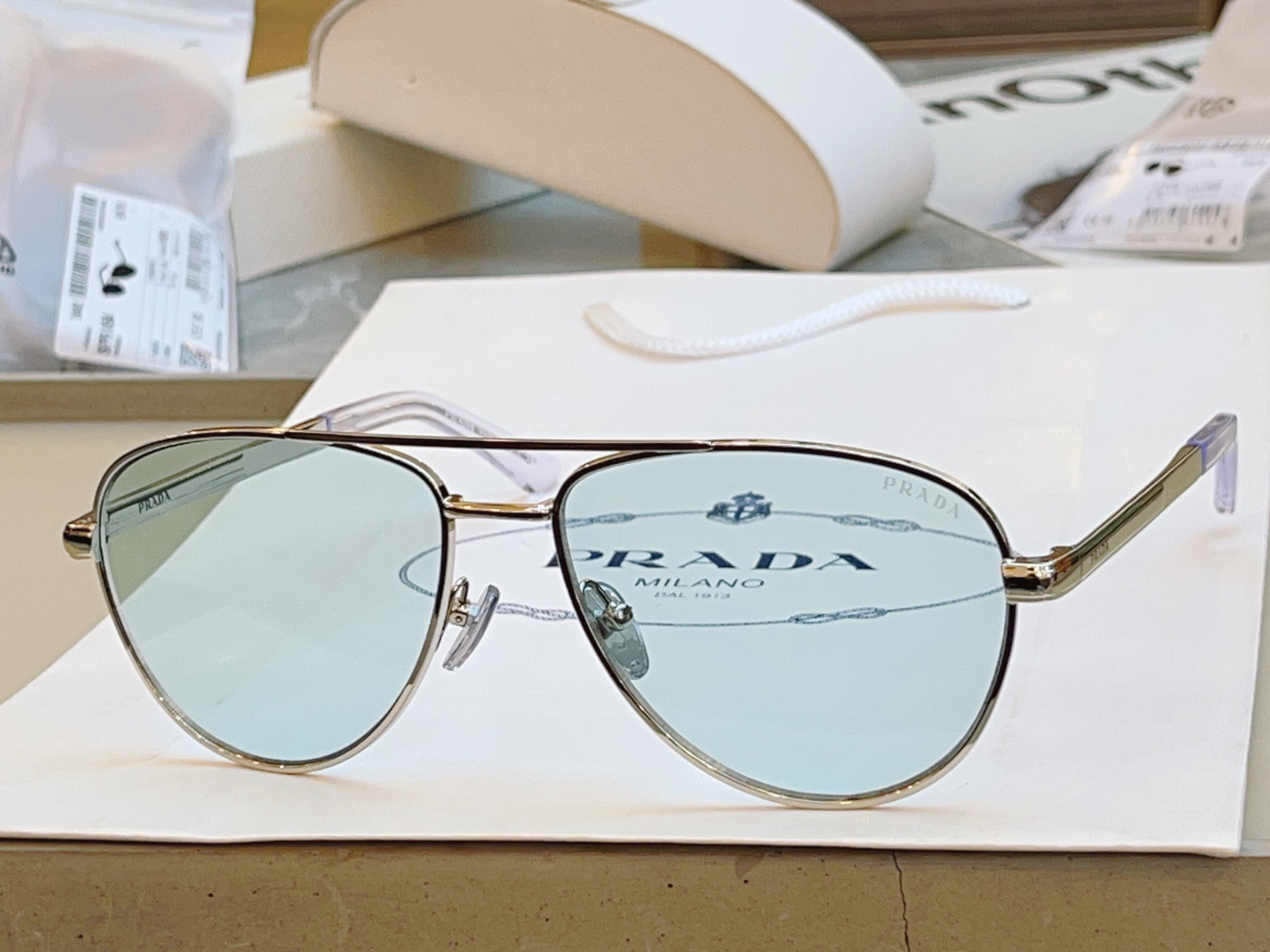 ，【PRAD*】普拉*达新款太阳镜🕶️，MODEL：SPR A54，SIZE：60口16-145
