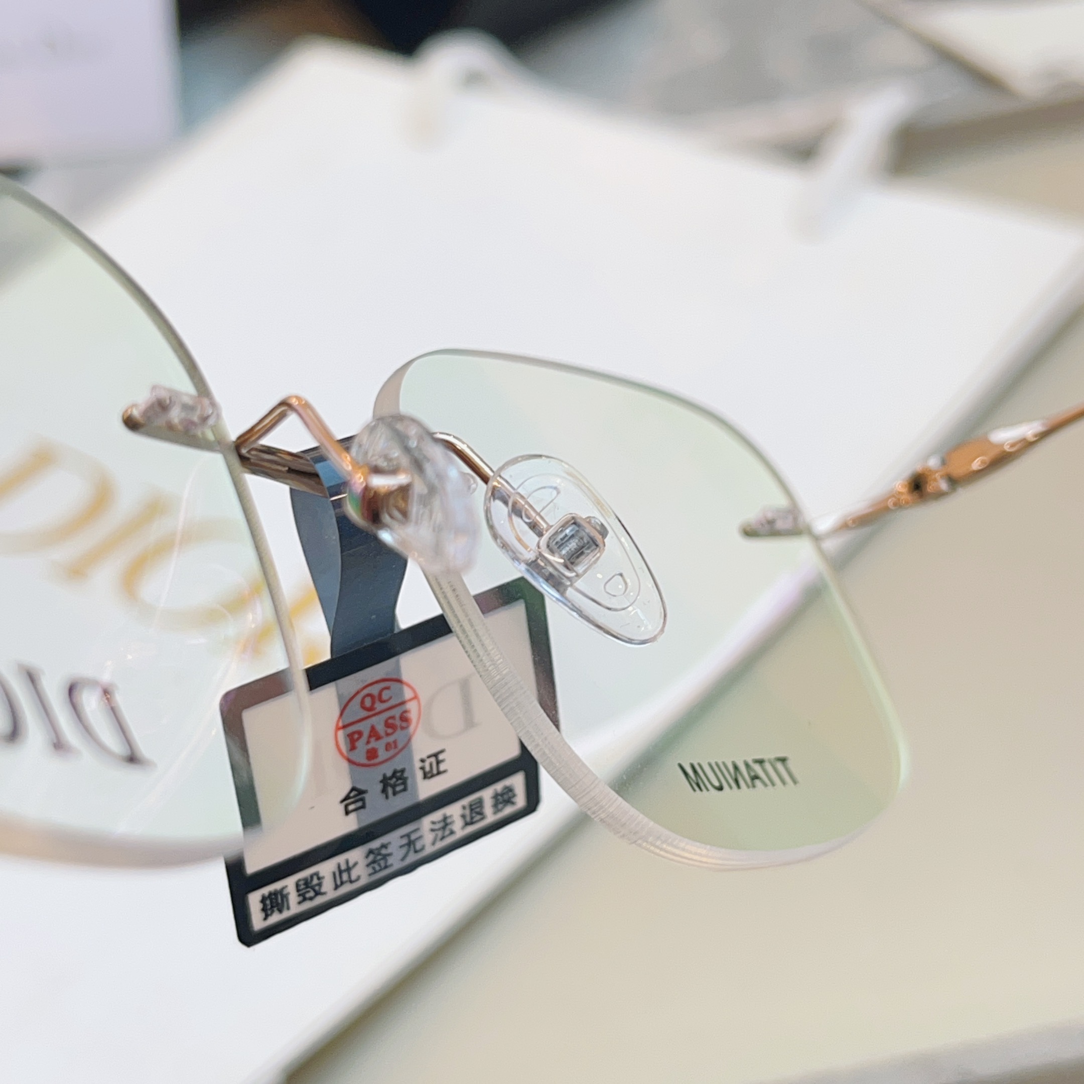 ，【DIO* 】迪*奥新款眼镜架 钛架 IP电镀✨，MODEL：96612，SIZE：55口18-145