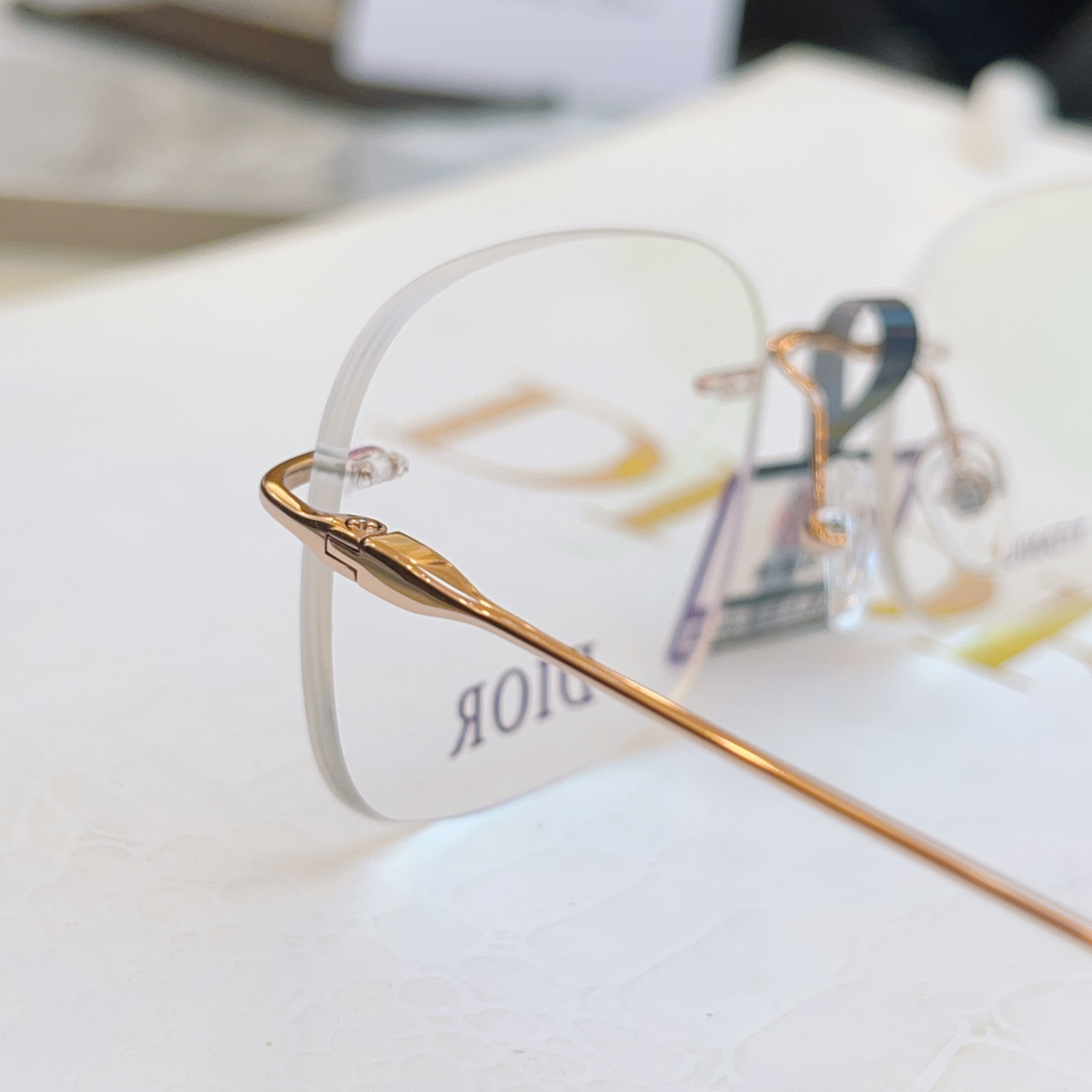 ，【DIO* 】迪*奥新款眼镜架 钛架 IP电镀✨，MODEL：96612，SIZE：55口18-145