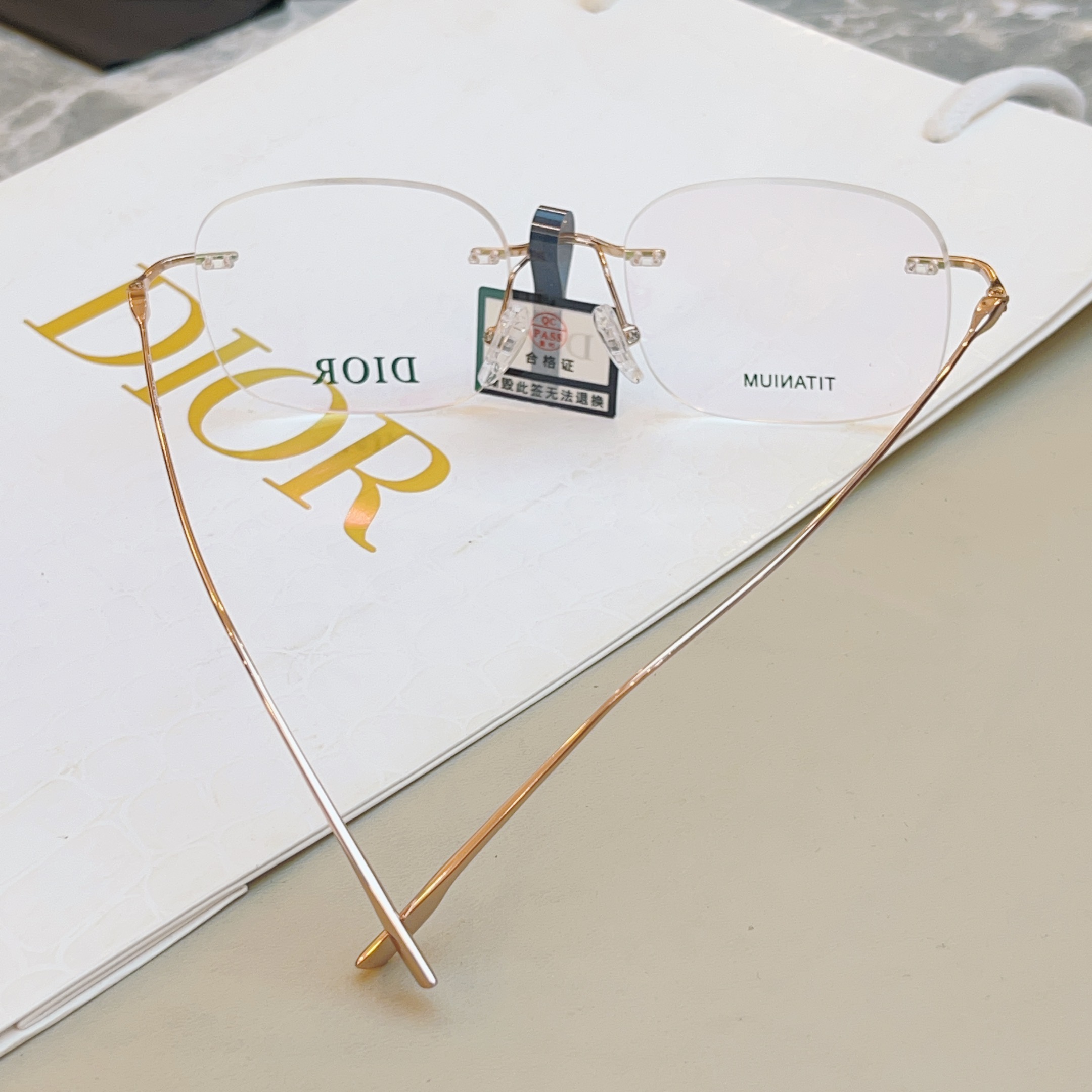 ，【DIO* 】迪*奥新款眼镜架 钛架 IP电镀✨，MODEL：96612，SIZE：55口18-145