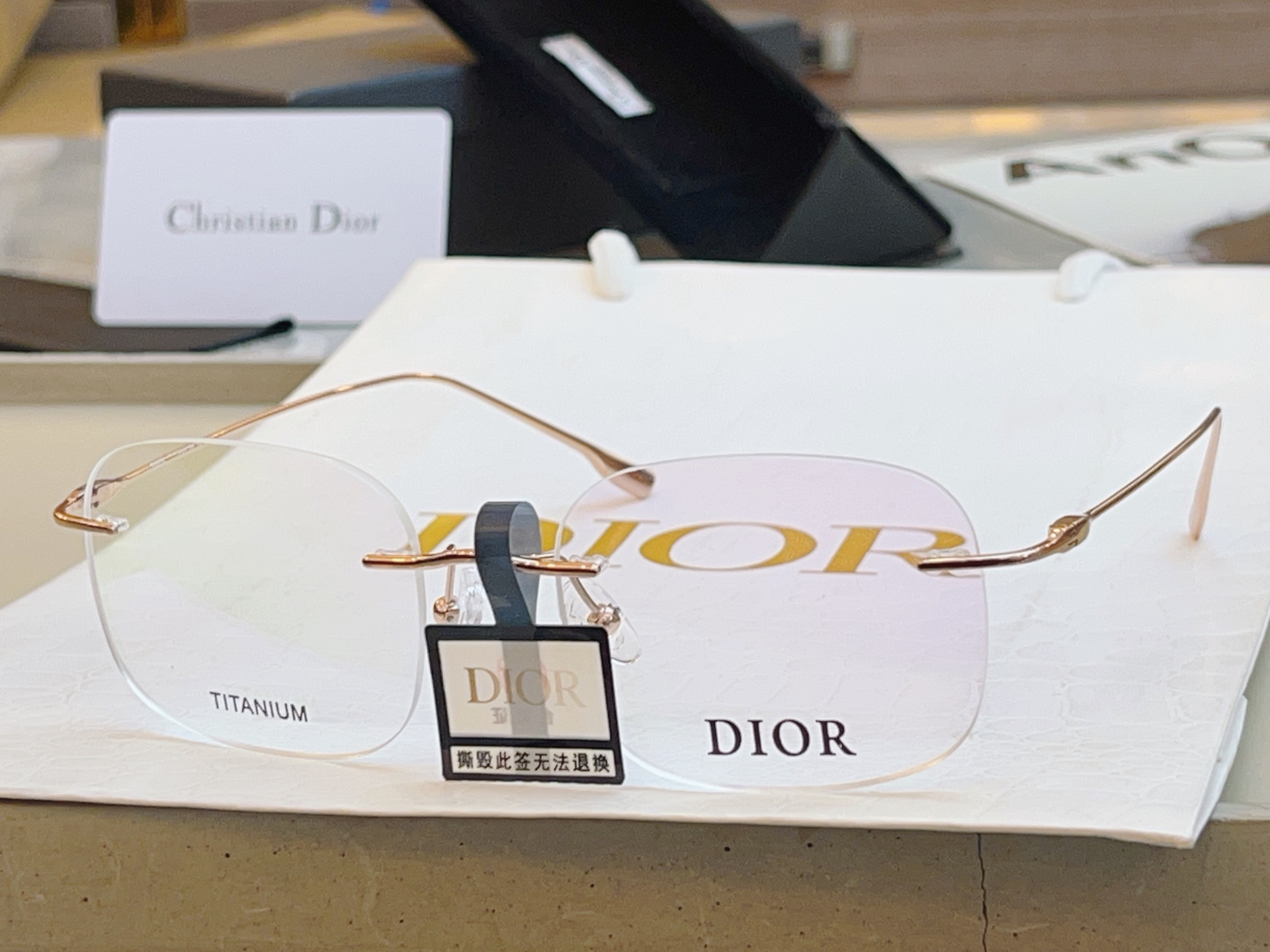 ，【DIO* 】迪*奥新款眼镜架 钛架 IP电镀✨，MODEL：96612，SIZE：55口18-145