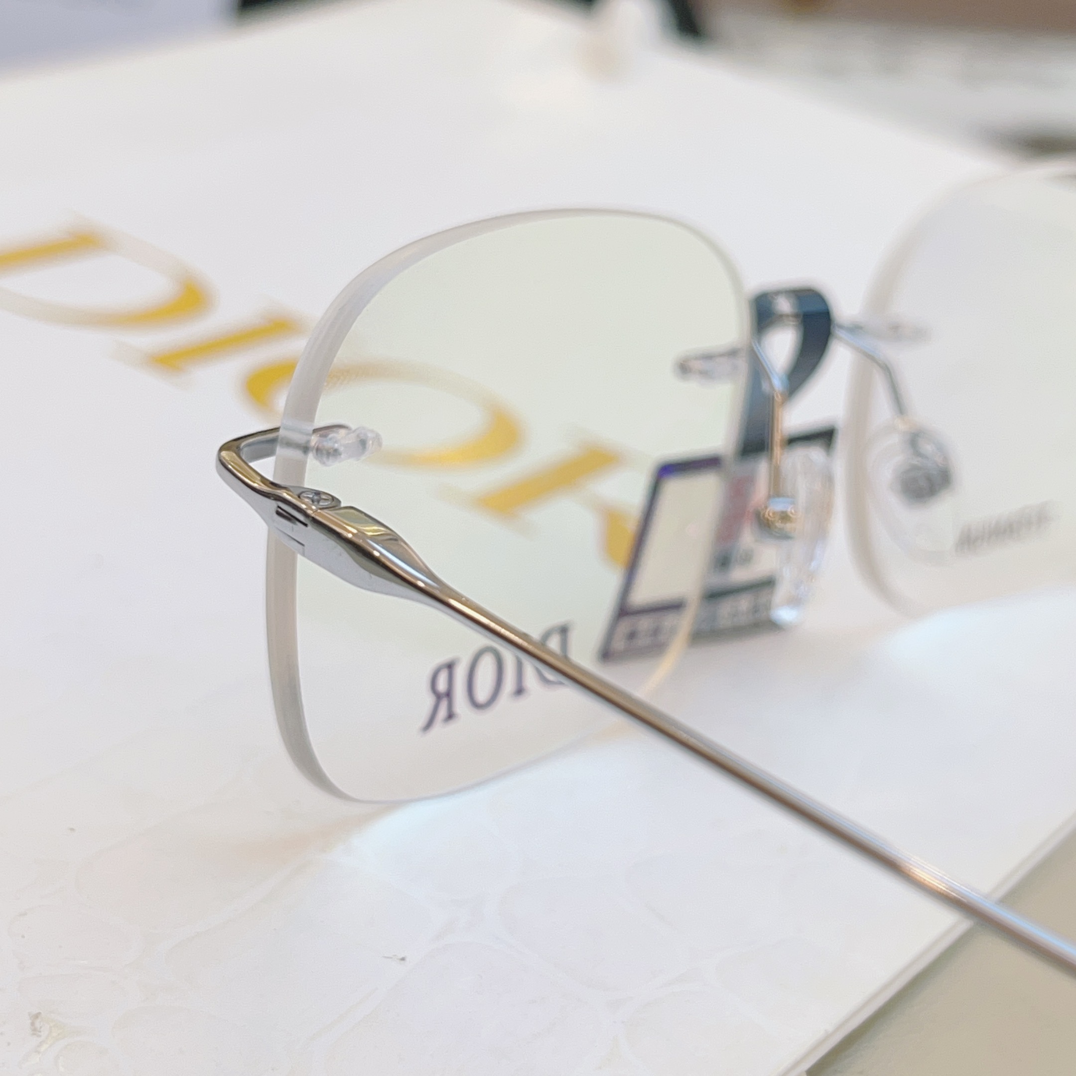 ，【DIO* 】迪*奥新款眼镜架 钛架 IP电镀✨，MODEL：96612，SIZE：55口18-145