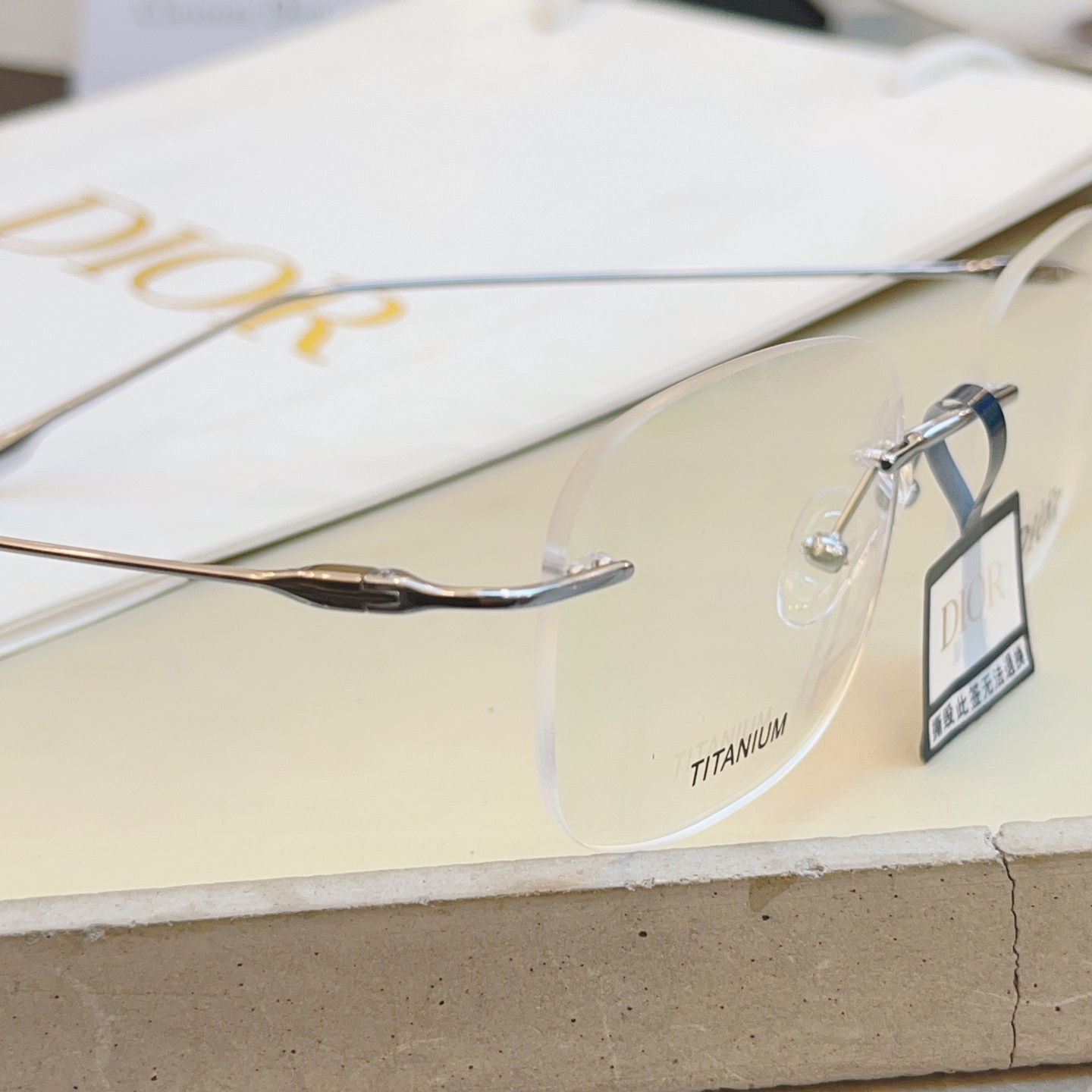 ，【DIO* 】迪*奥新款眼镜架 钛架 IP电镀✨，MODEL：96612，SIZE：55口18-145