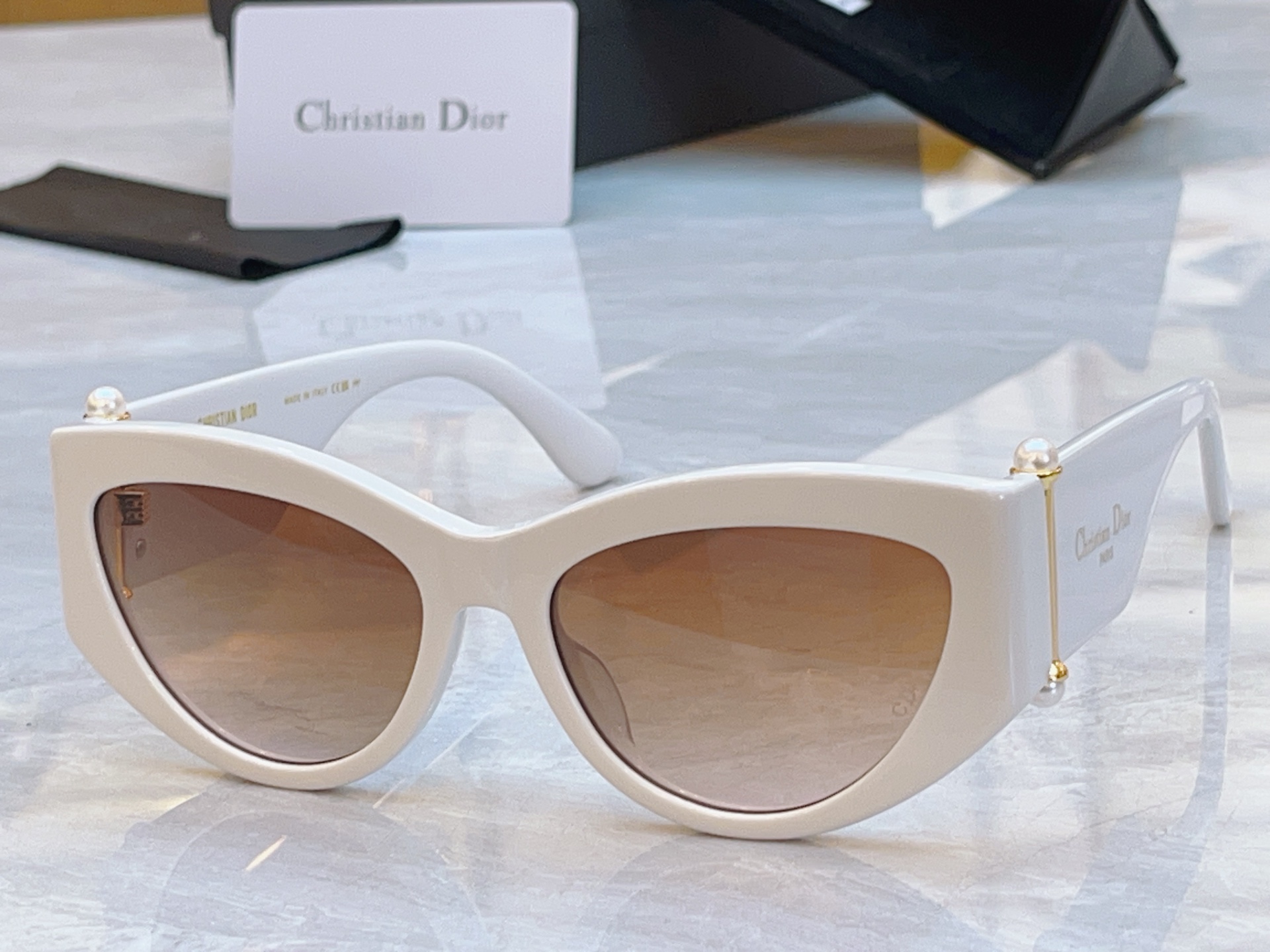 ，【DIO* 】迪*奥新款太阳镜，MODEL：DIOR Tribales B1F，SIZE：57口18-