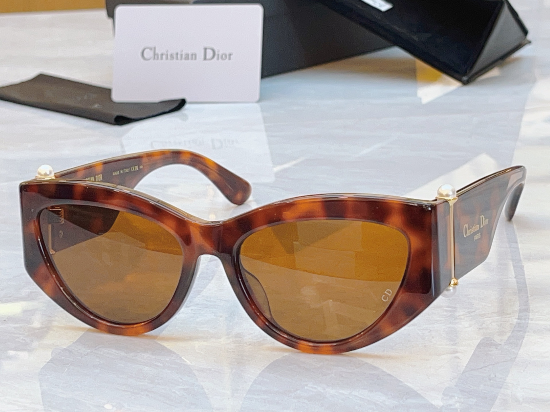 ，【DIO* 】迪*奥新款太阳镜，MODEL：DIOR Tribales B1F，SIZE：57口18-