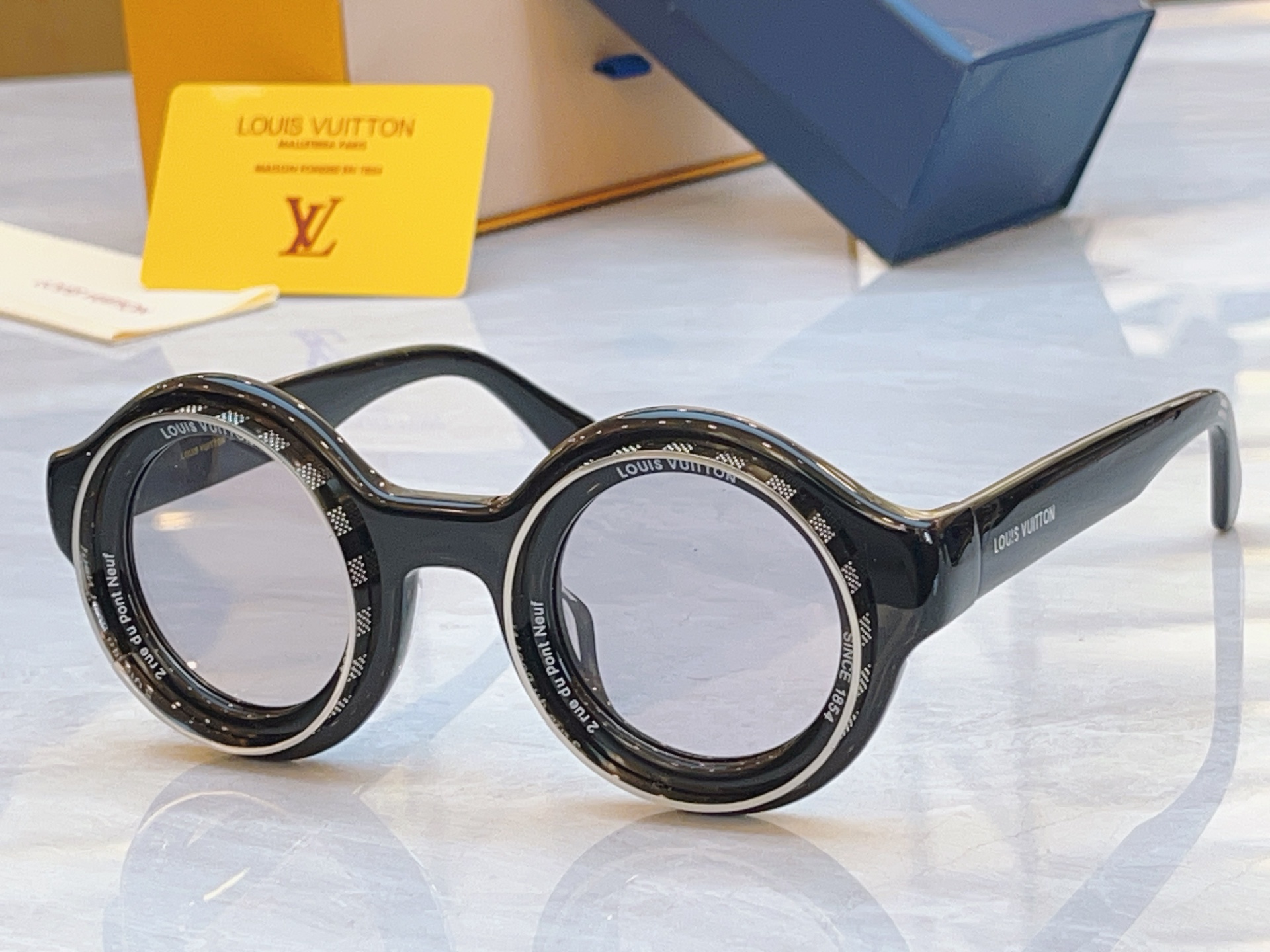 ，【LOUIS VUITTO*】路易*威登新款太阳镜，MODEL：Z2598U，SIZE：44口32-1