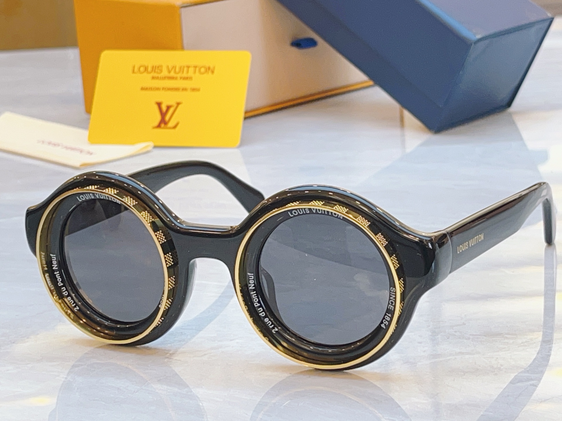 ，【LOUIS VUITTO*】路易*威登新款太阳镜，MODEL：Z2598U，SIZE：44口32-1