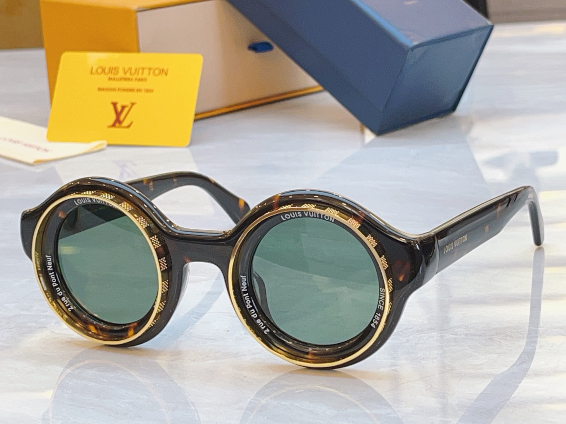 ，【LOUIS VUITTO*】路易*威登新款太阳镜，MODEL：Z2598U，SIZE：44口32-1